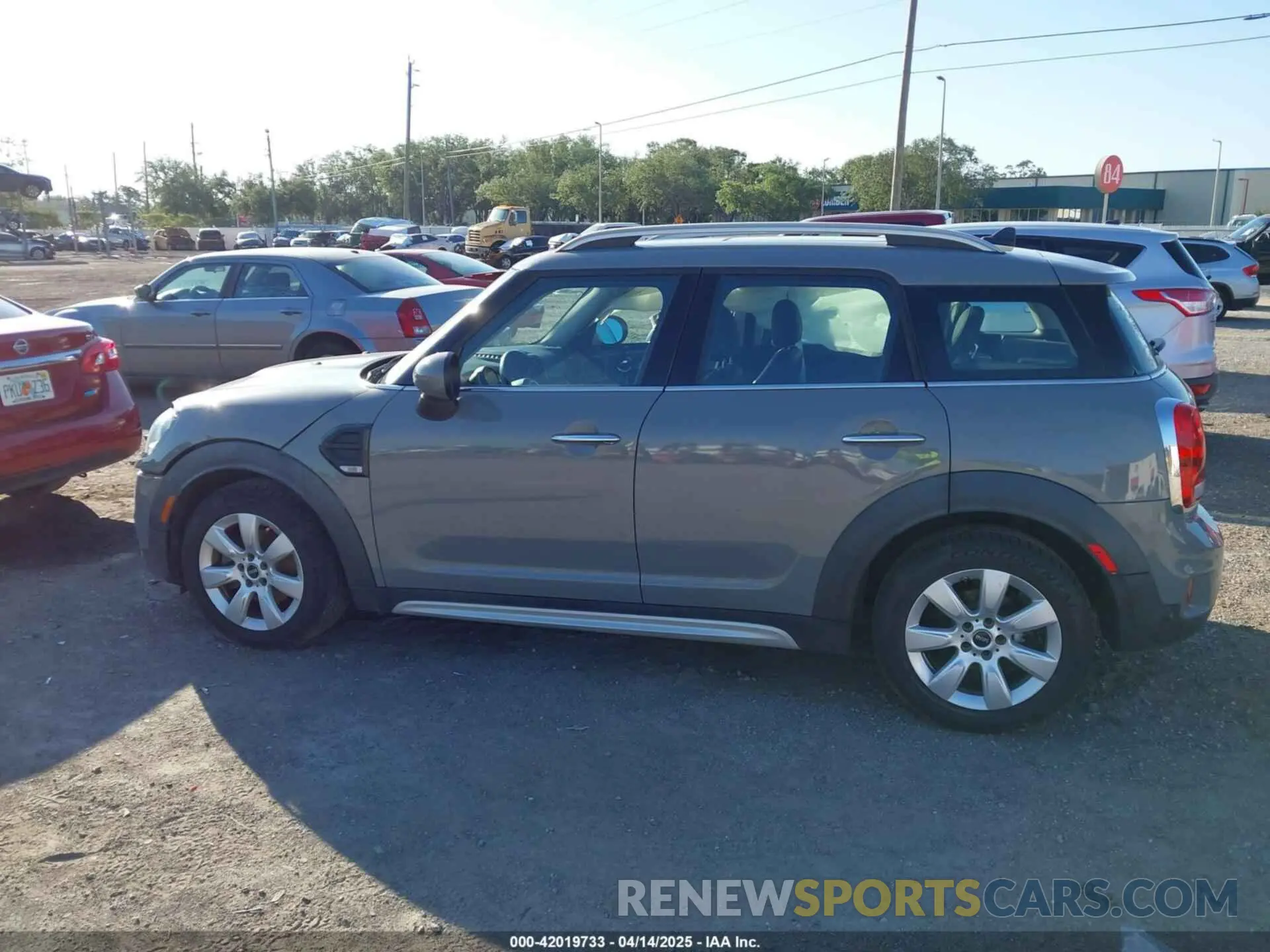 13 fotografías del automóvil dañado WMZYS7C5XK3F45978 MINI COUNTRYMAN 2019