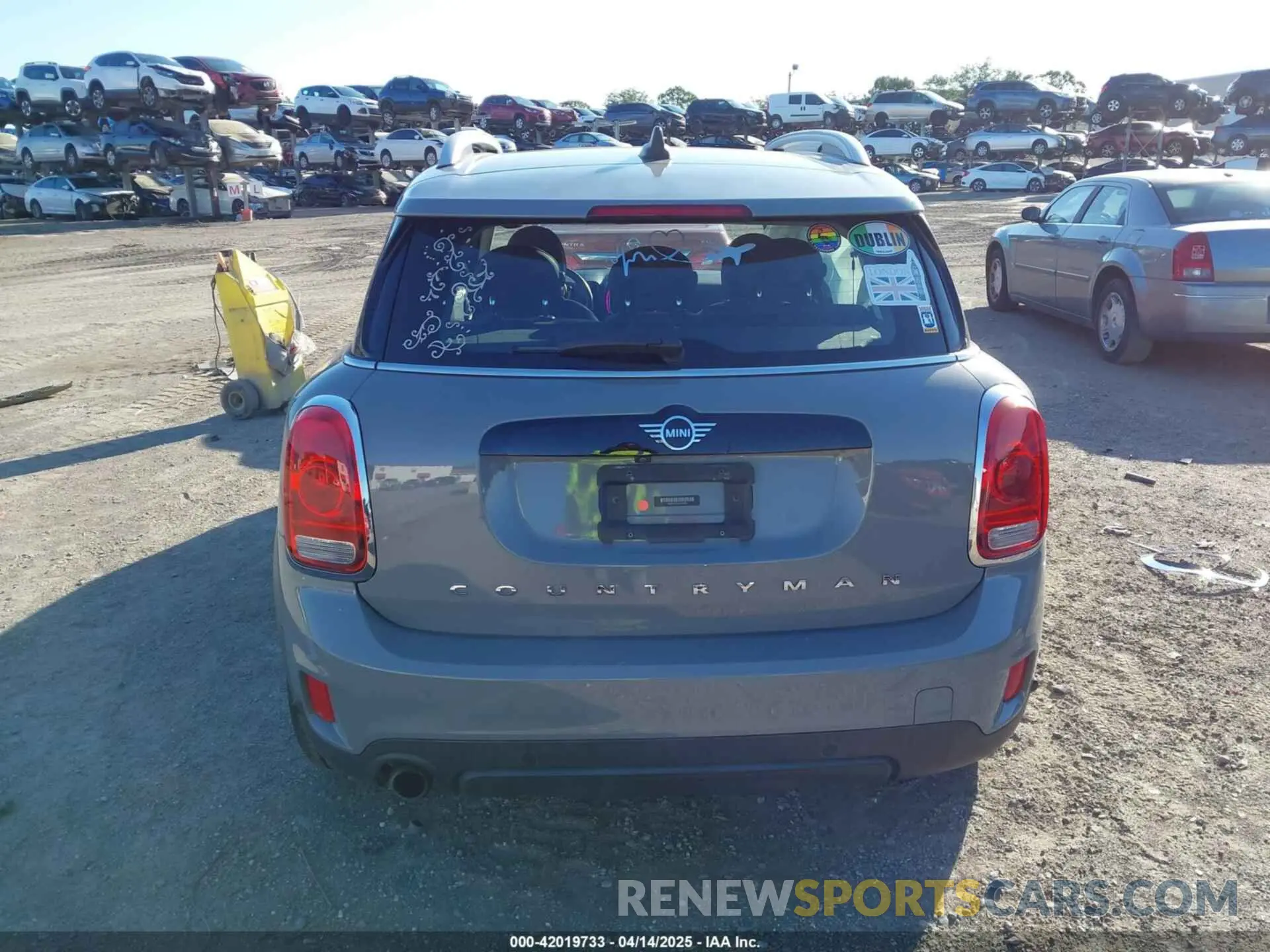 15 fotografías del automóvil dañado WMZYS7C5XK3F45978 MINI COUNTRYMAN 2019