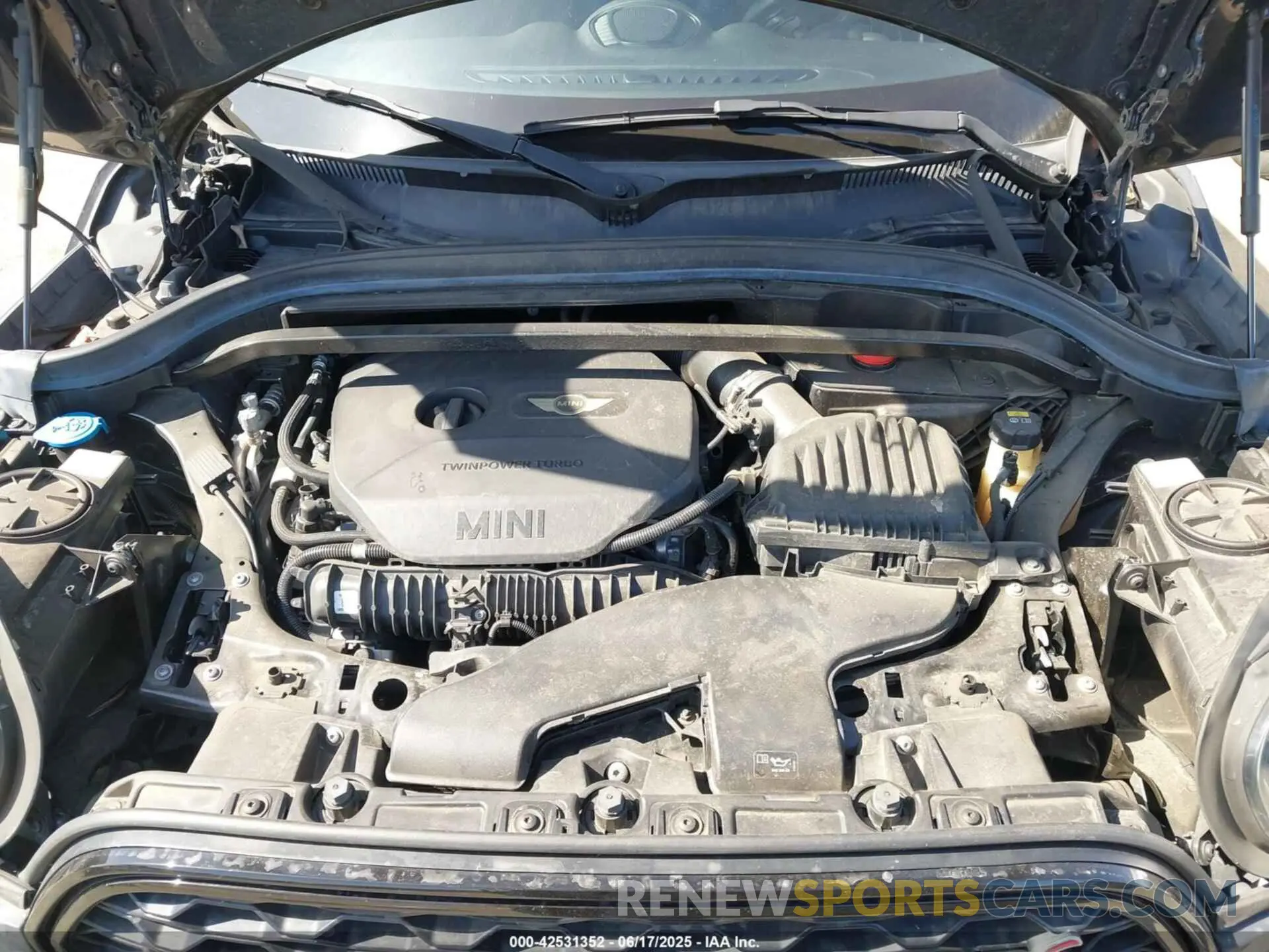 10 fotografías del automóvil dañado WMZYT3C51K3E95266 MINI COUNTRYMAN 2019