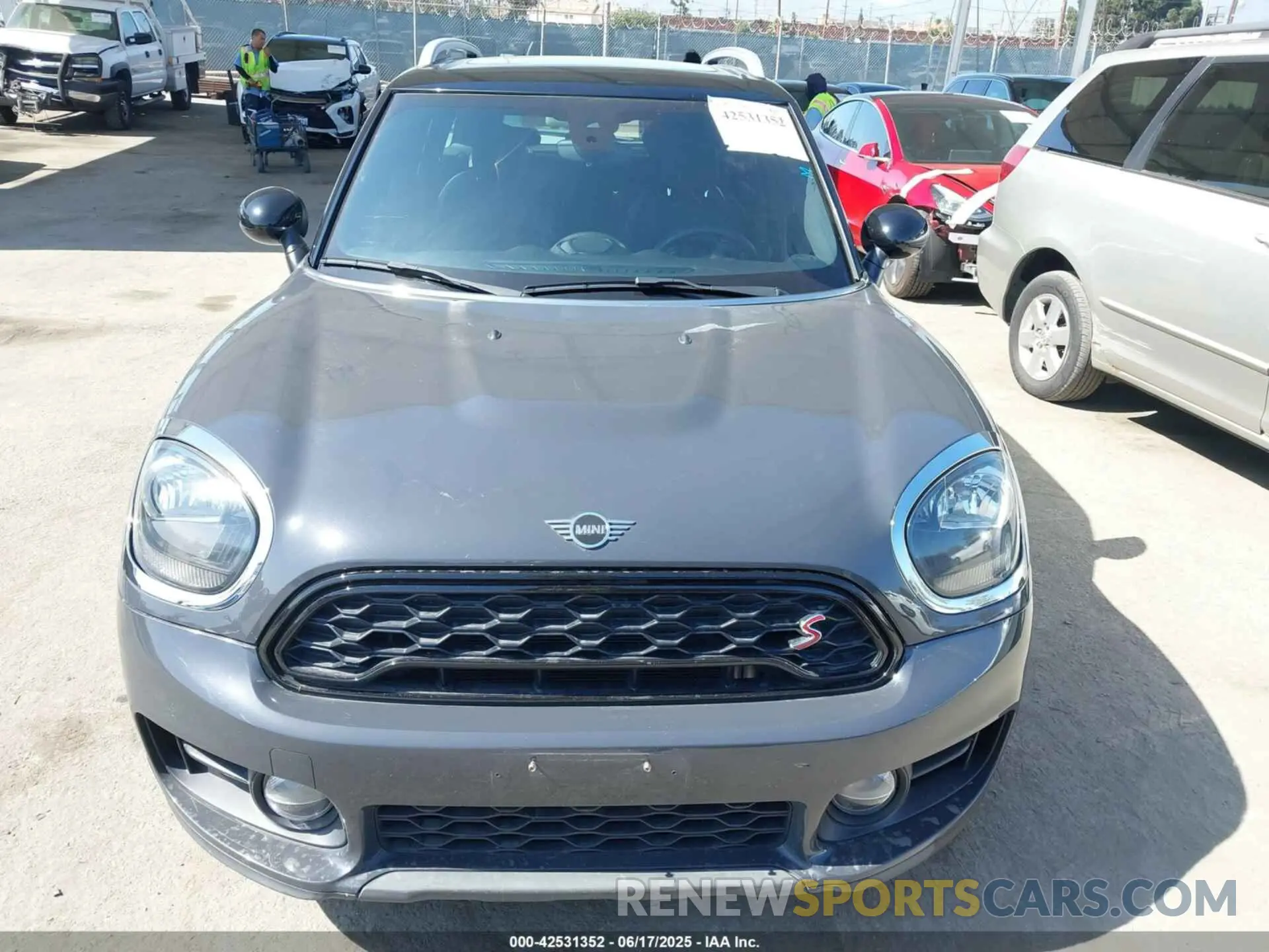 11 fotografías del automóvil dañado WMZYT3C51K3E95266 MINI COUNTRYMAN 2019