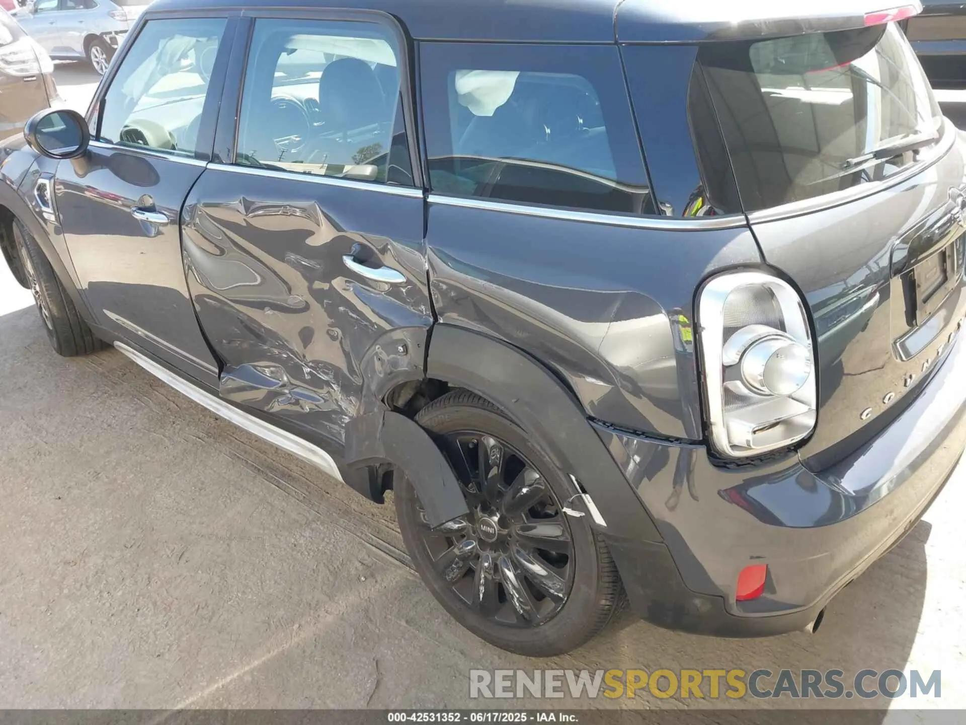 6 fotografías del automóvil dañado WMZYT3C51K3E95266 MINI COUNTRYMAN 2019