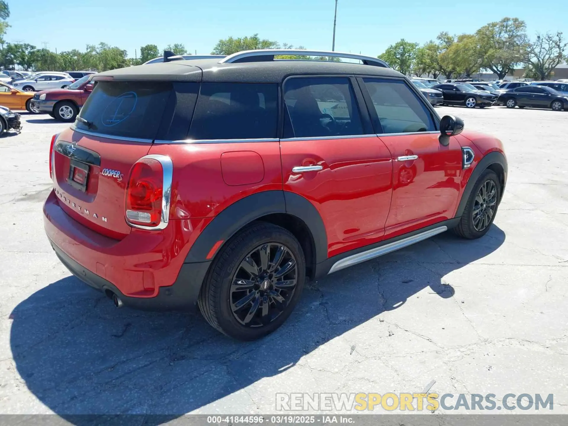 4 fotografías del automóvil dañado WMZYT3C55K3E97750 MINI COUNTRYMAN 2019