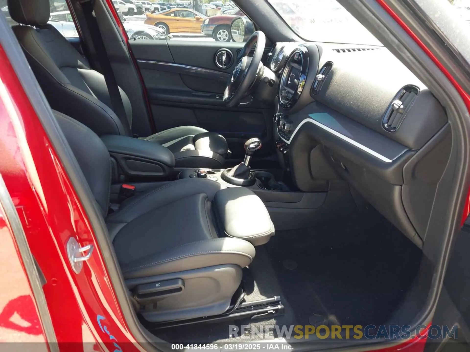 5 fotografías del automóvil dañado WMZYT3C55K3E97750 MINI COUNTRYMAN 2019