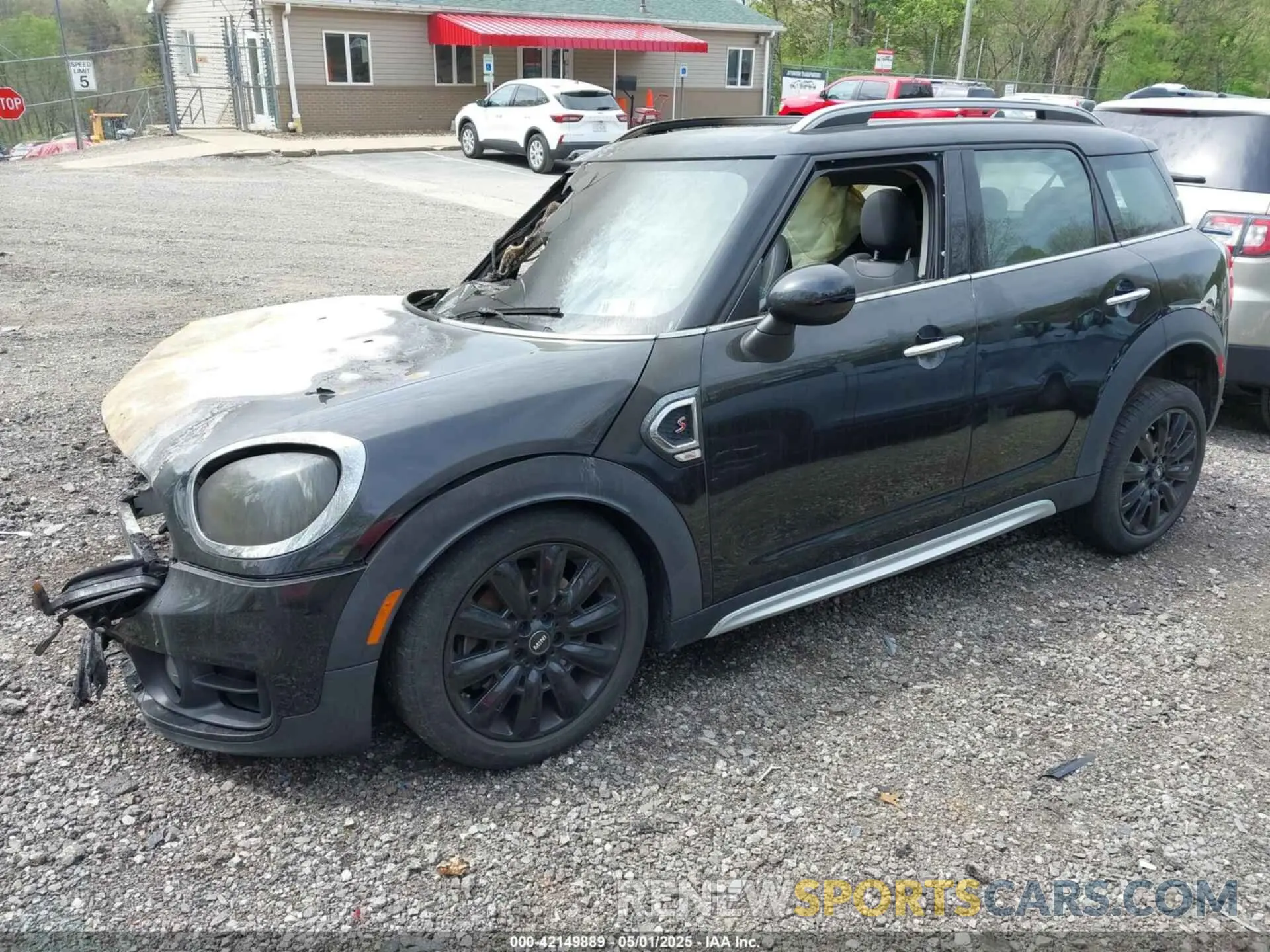 2 fotografías del automóvil dañado WMZYT5C59K3E64682 MINI COUNTRYMAN 2019