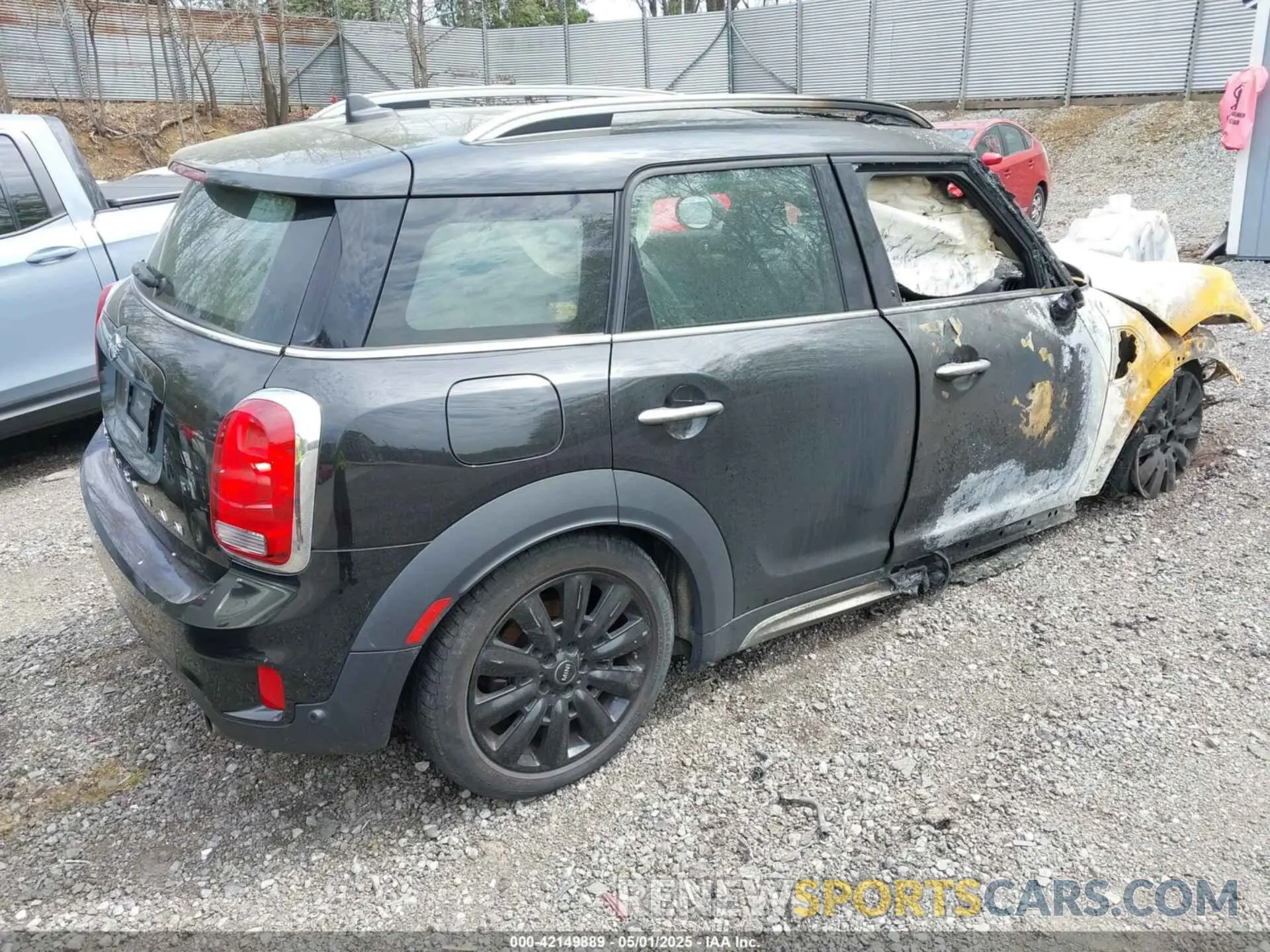 4 fotografías del automóvil dañado WMZYT5C59K3E64682 MINI COUNTRYMAN 2019