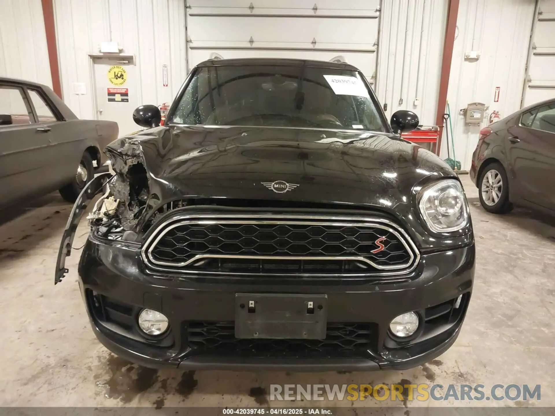 13 fotografías del automóvil dañado WMZYT5C59K3G91029 MINI COUNTRYMAN 2019