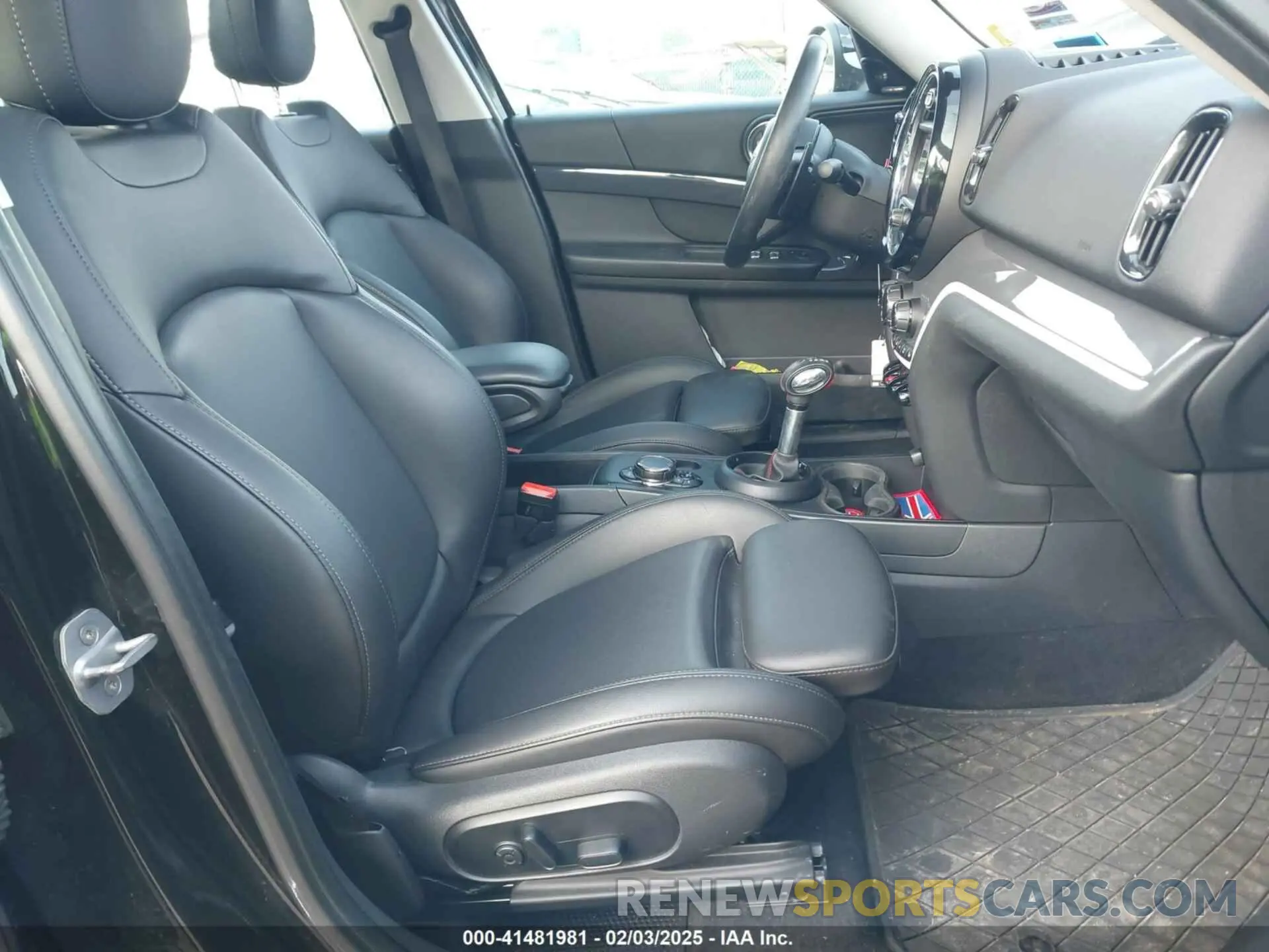 5 fotografías del automóvil dañado WMZYT5C59K3G92620 MINI COUNTRYMAN 2019