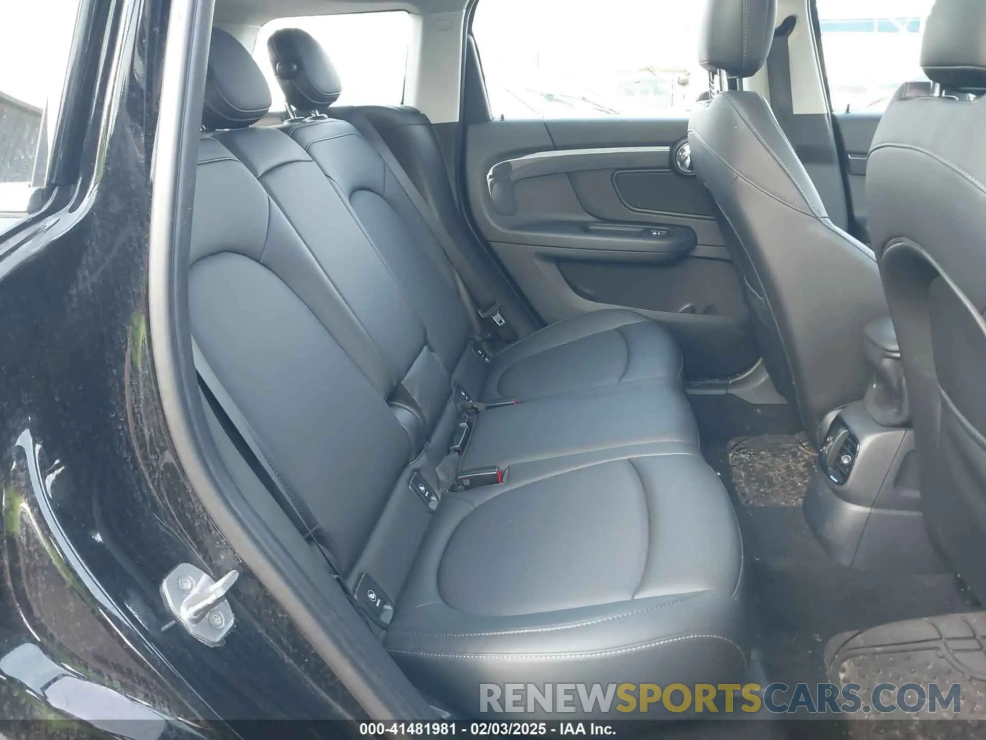 8 fotografías del automóvil dañado WMZYT5C59K3G92620 MINI COUNTRYMAN 2019