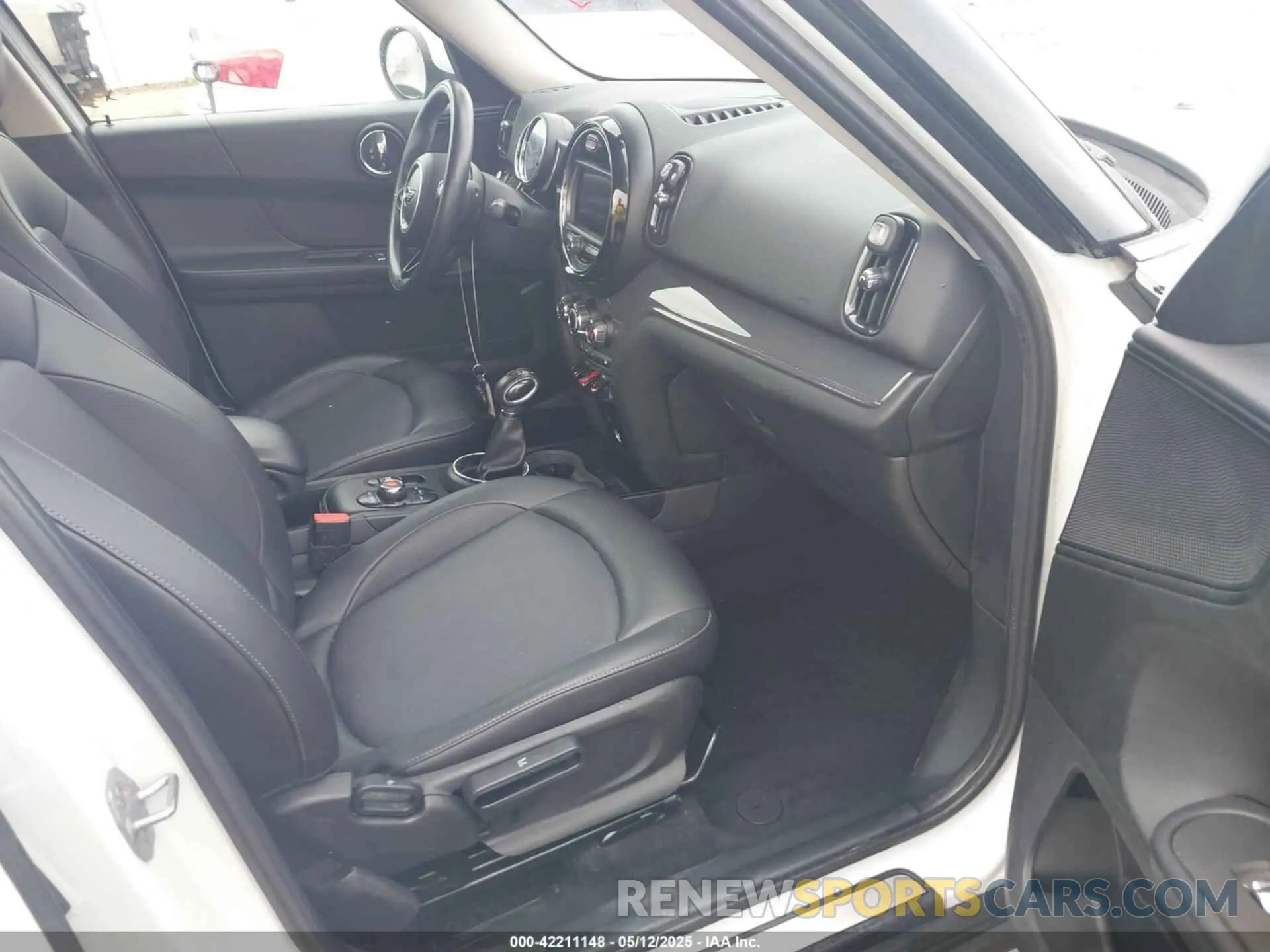 5 fotografías del automóvil dañado WMZYV5C54K3F57541 MINI COUNTRYMAN 2019