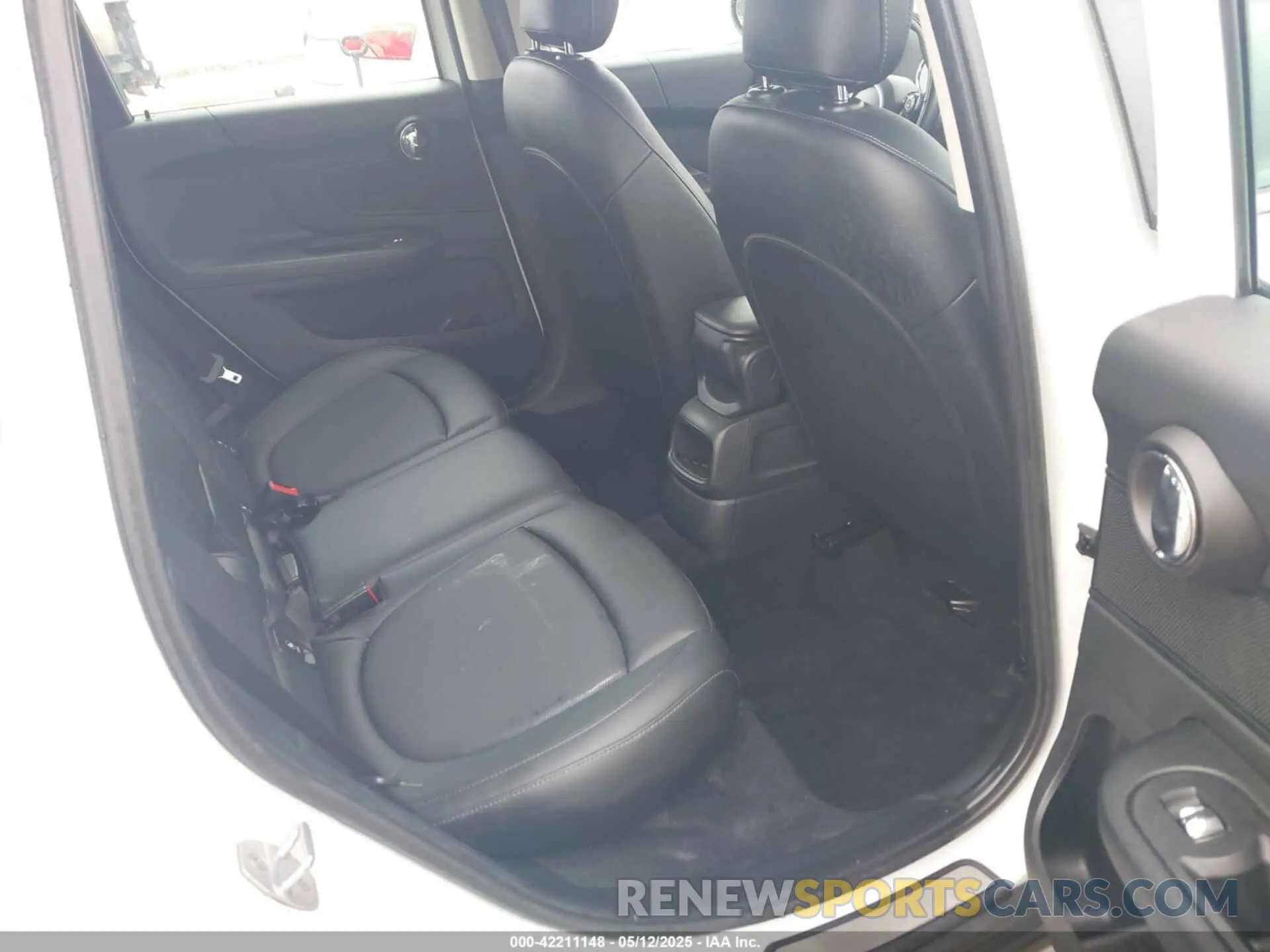 8 fotografías del automóvil dañado WMZYV5C54K3F57541 MINI COUNTRYMAN 2019