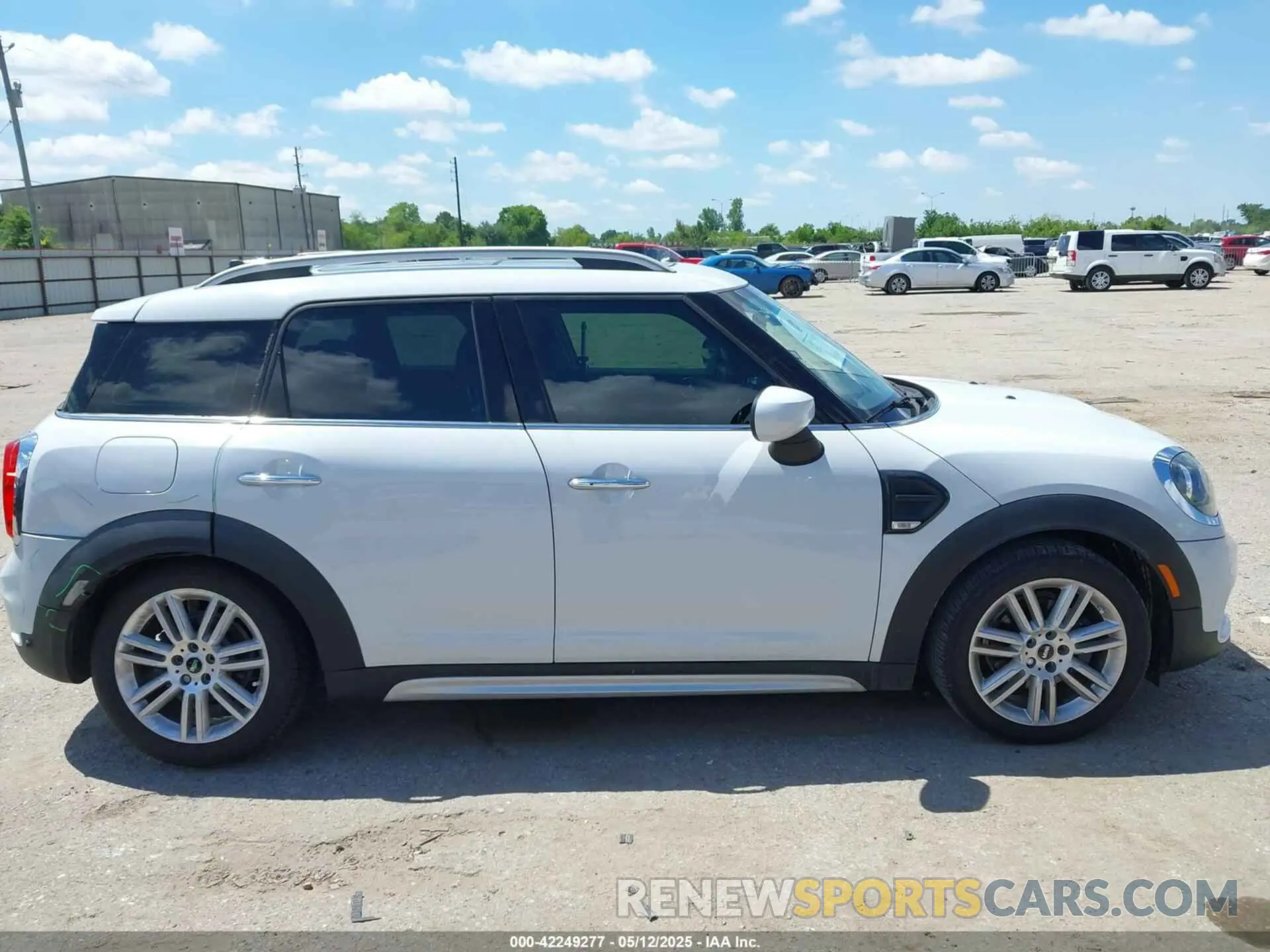 13 fotografías del automóvil dañado WMZYW3C00L3L02096 MINI COUNTRYMAN 2020