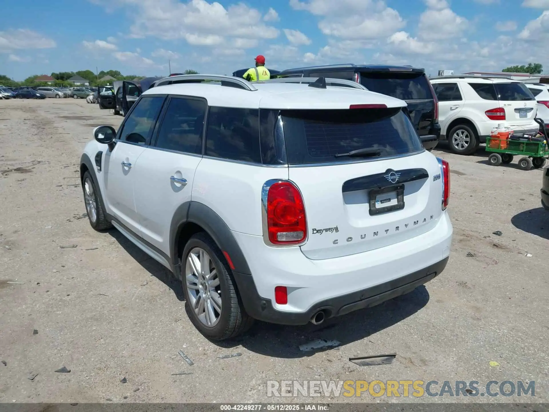 3 fotografías del automóvil dañado WMZYW3C00L3L02096 MINI COUNTRYMAN 2020