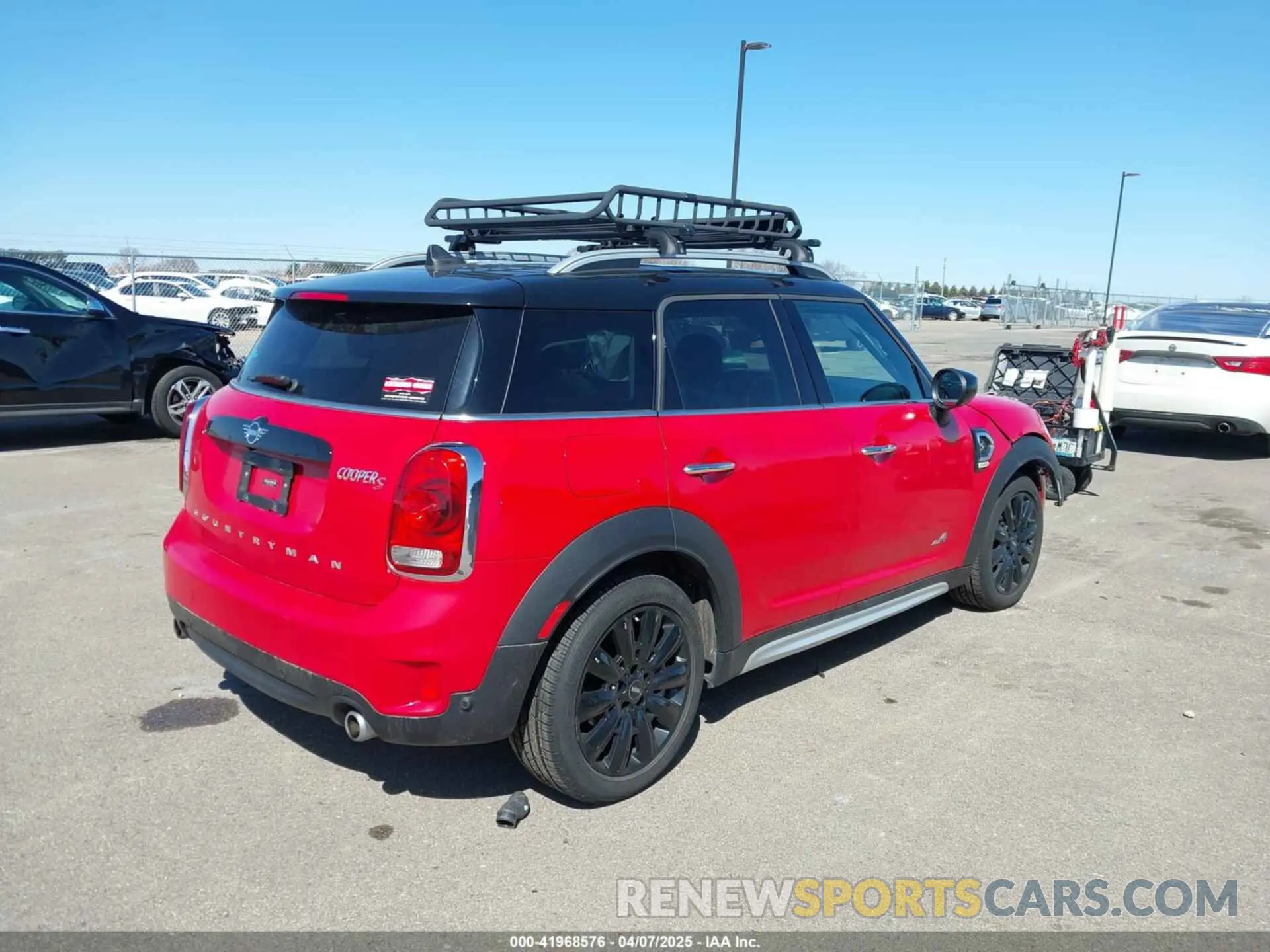4 fotografías del automóvil dañado WMZYX1C05L3L25438 MINI COUNTRYMAN 2020