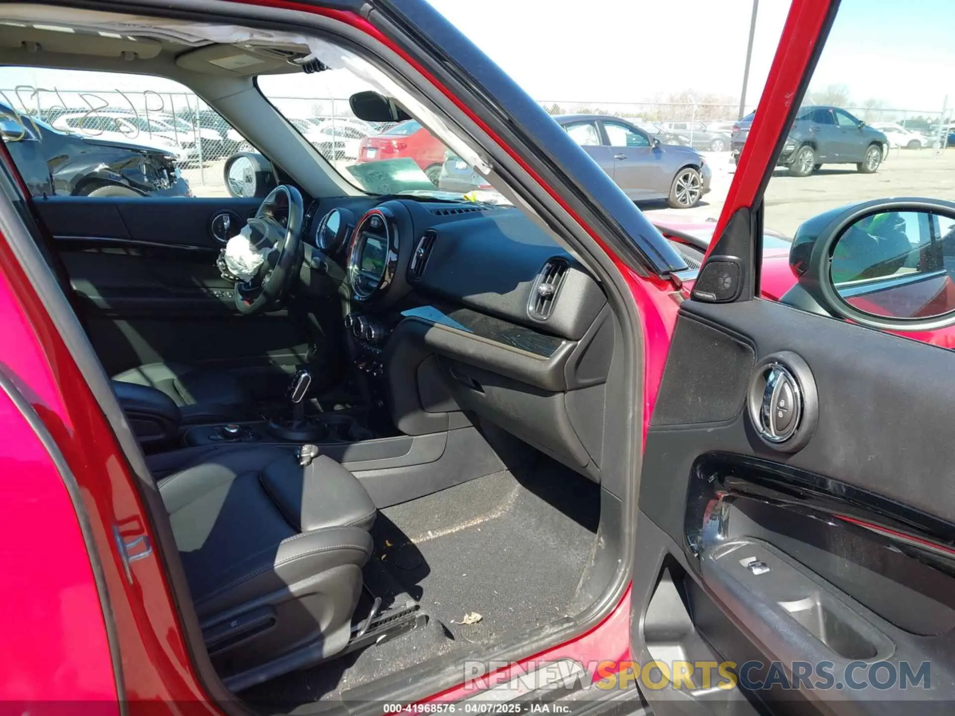 5 fotografías del automóvil dañado WMZYX1C05L3L25438 MINI COUNTRYMAN 2020