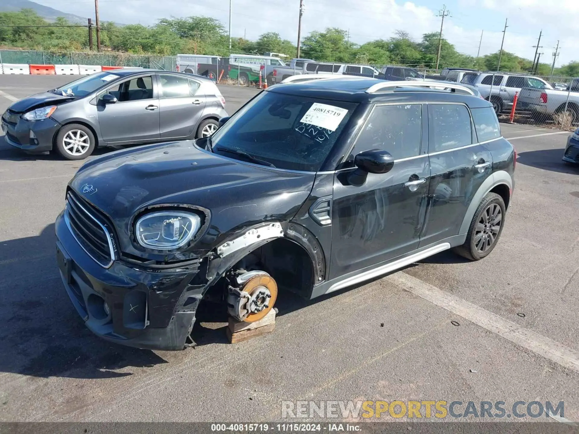 2 fotografías del automóvil dañado WMZ23BR03M3M80666 MINI COUNTRYMAN 2021