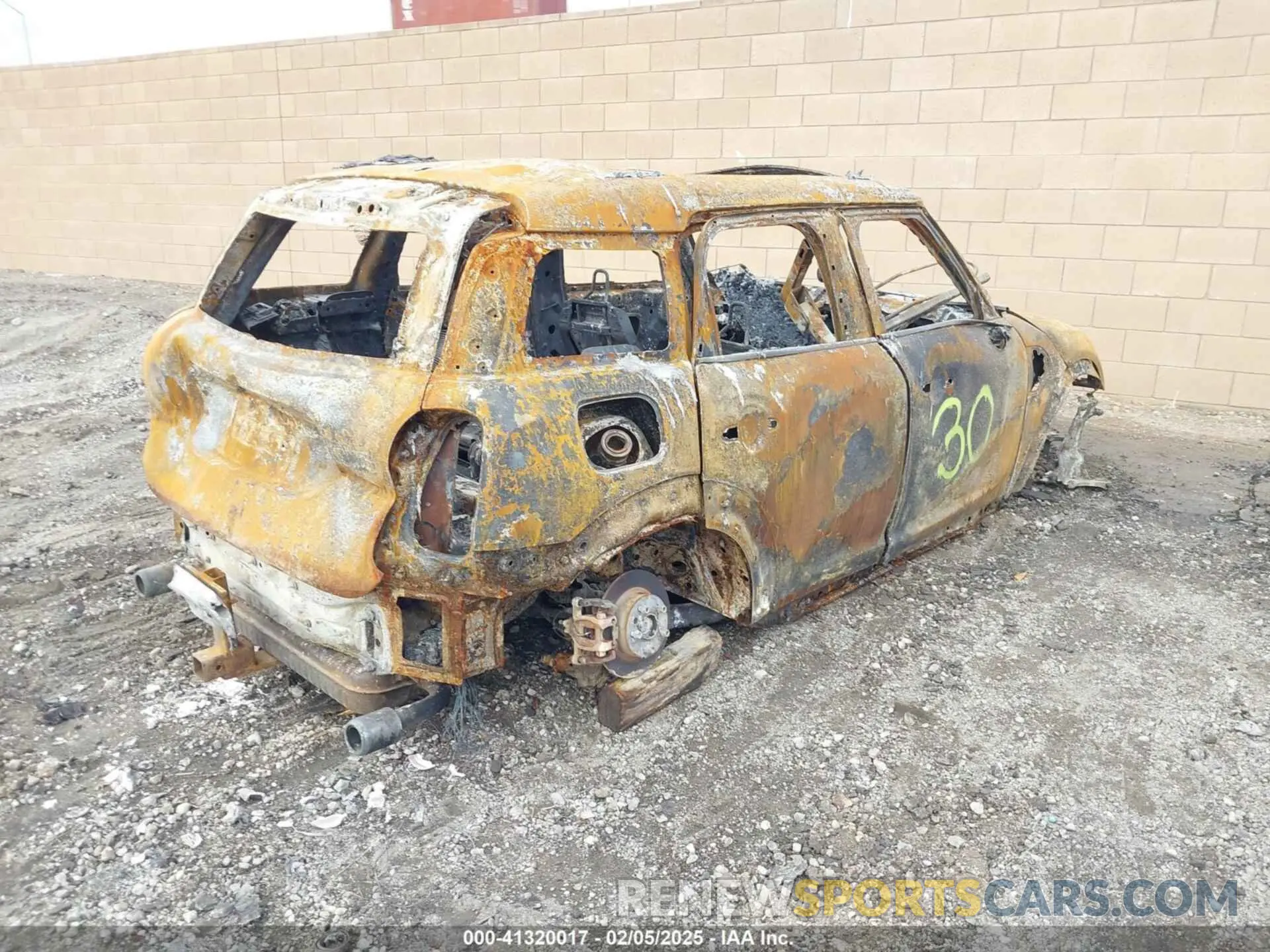 4 fotografías del automóvil dañado WMZ83BR08M3M74887 MINI COUNTRYMAN 2021