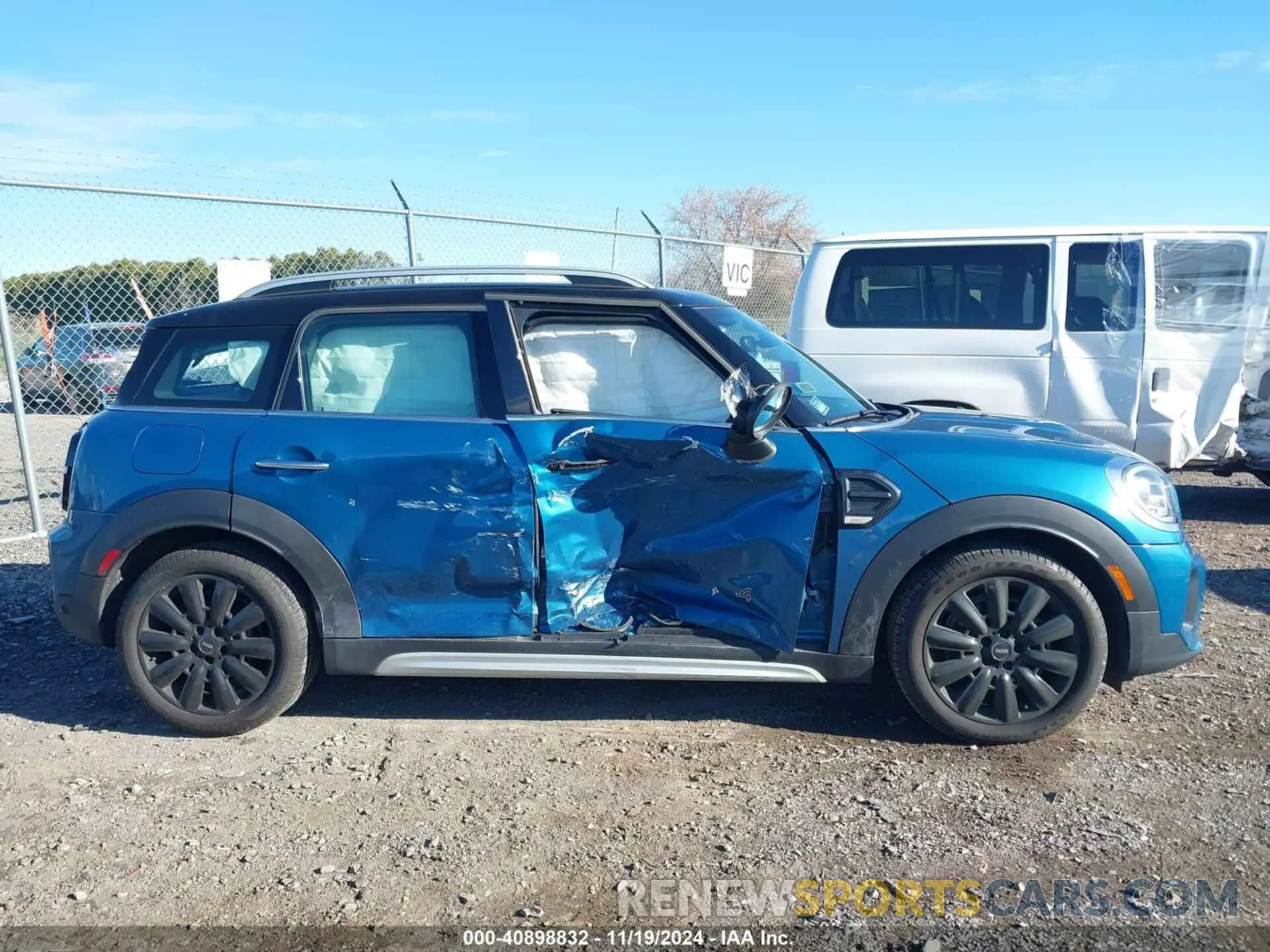13 fotografías del automóvil dañado WMZ43BR02N3N29172 MINI COUNTRYMAN 2022