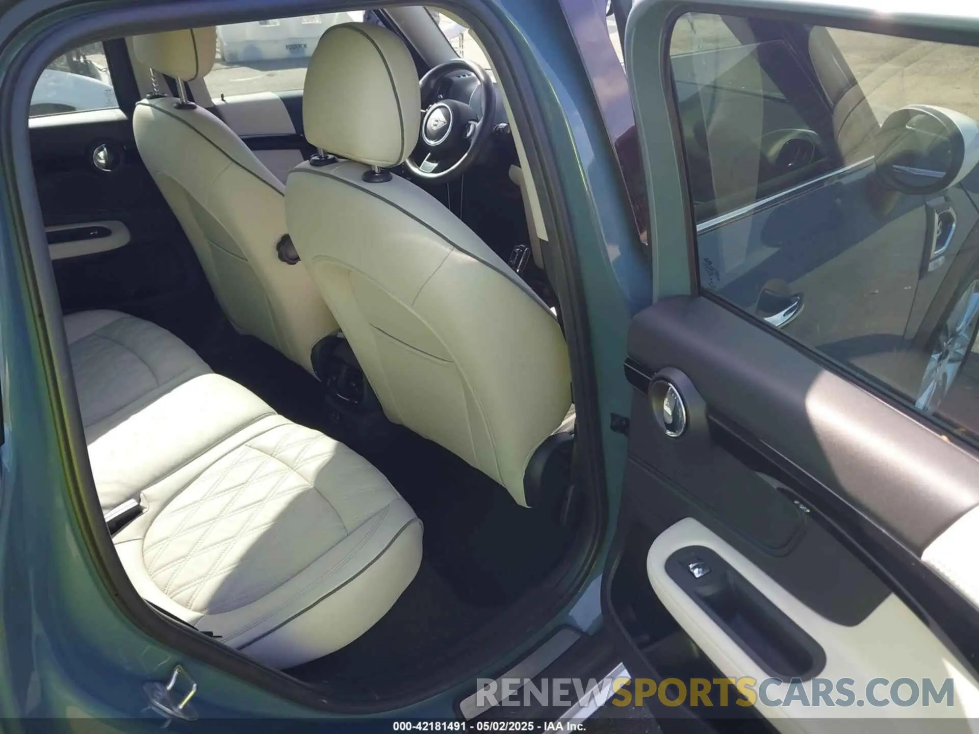 8 fotografías del automóvil dañado WMZ53BR02N3N67991 MINI COUNTRYMAN 2022