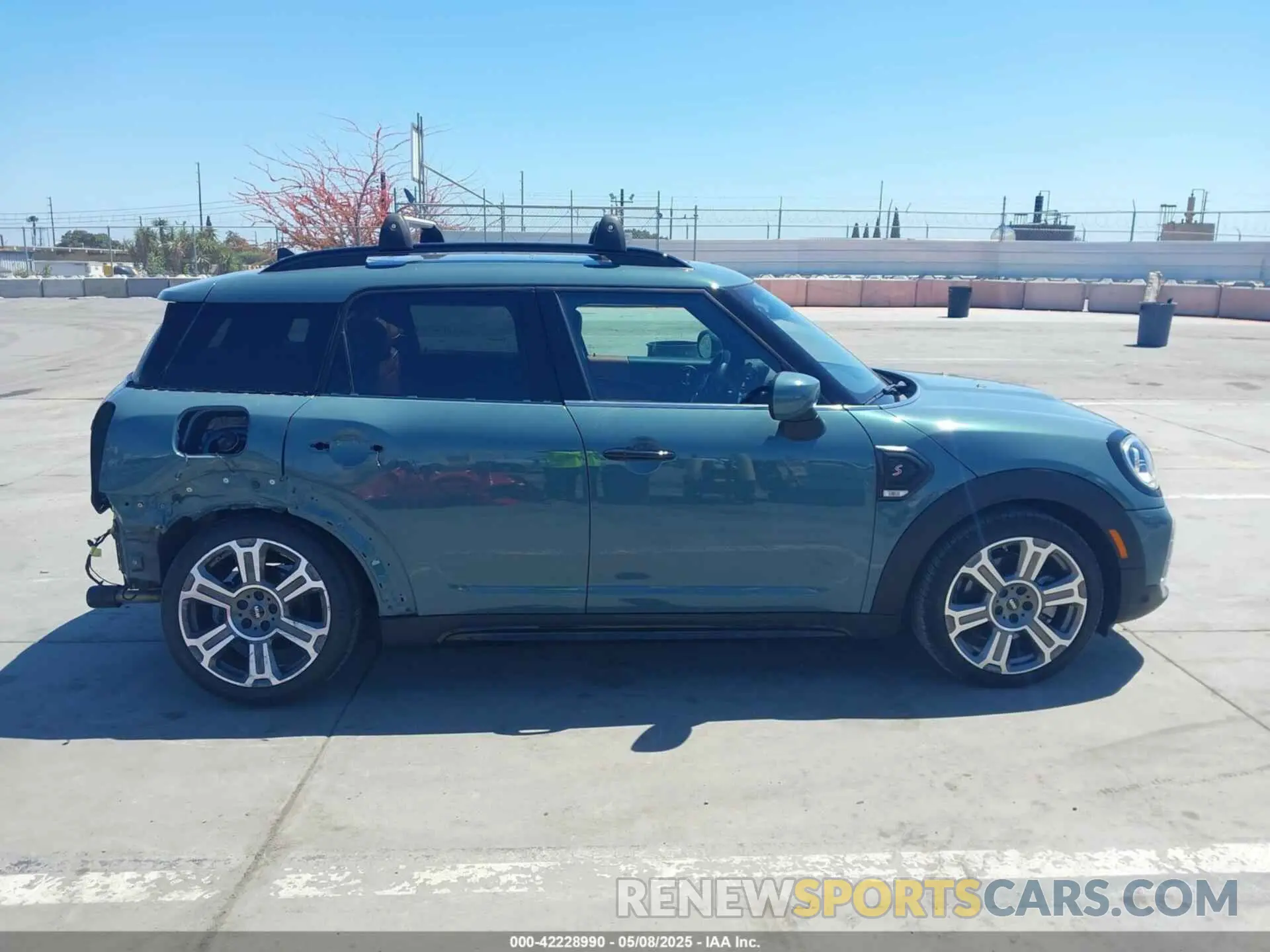 14 fotografías del automóvil dañado WMZ53BR03N3N90132 MINI COUNTRYMAN 2022