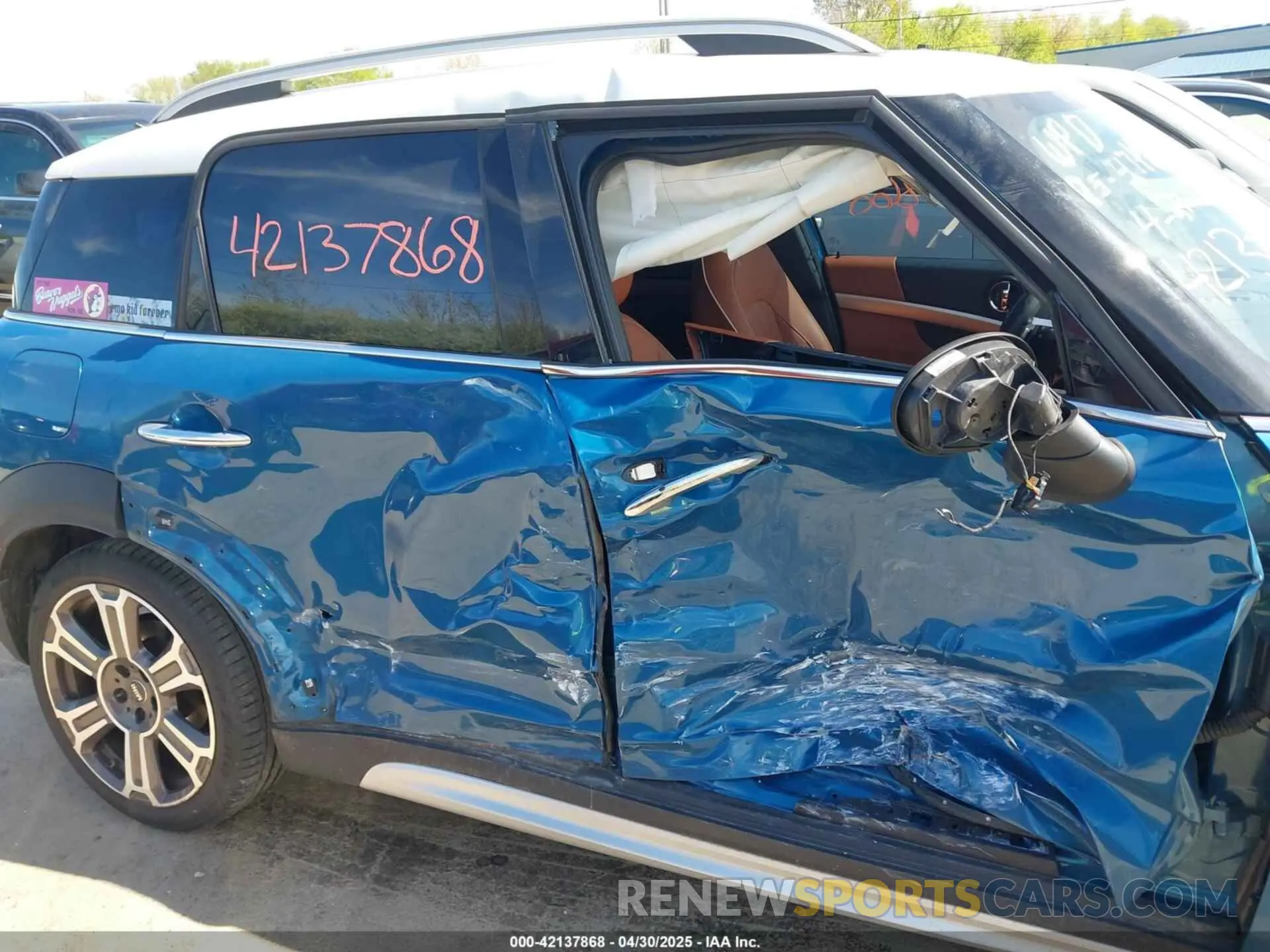 12 fotografías del automóvil dañado WMZ53BR07N3N34260 MINI COUNTRYMAN 2022