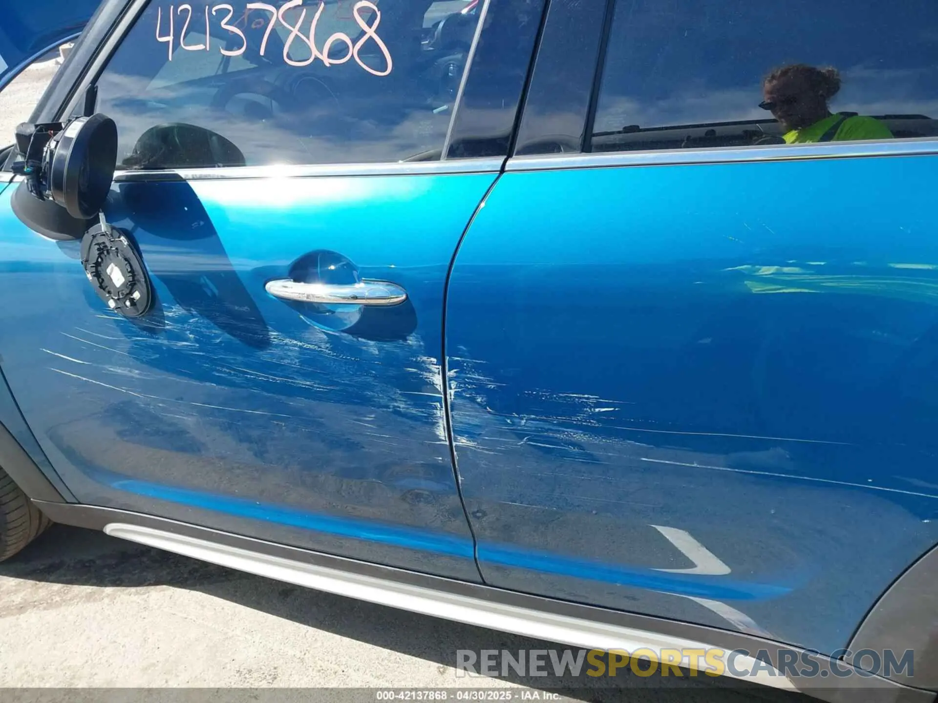 17 fotografías del automóvil dañado WMZ53BR07N3N34260 MINI COUNTRYMAN 2022