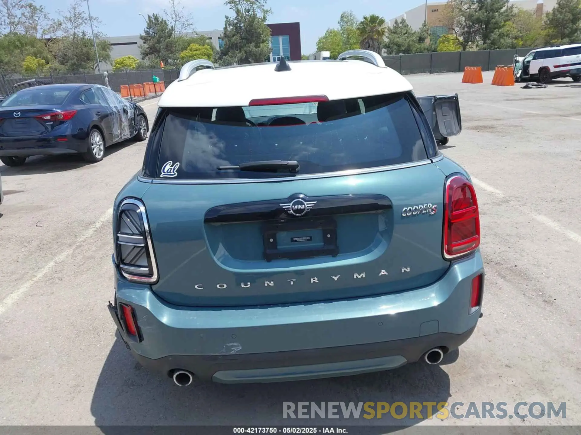 16 fotografías del automóvil dañado WMZ53BR08N3N29732 MINI COUNTRYMAN 2022