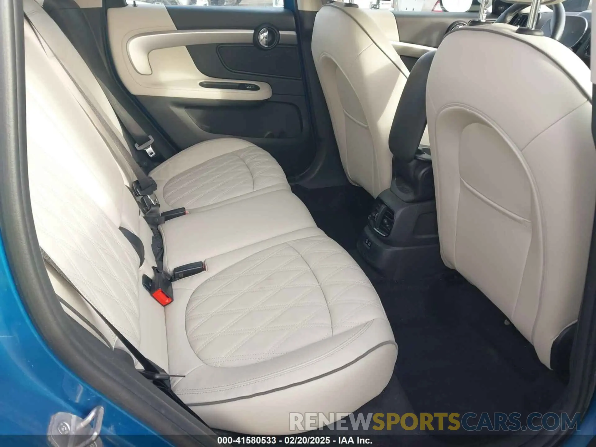 8 fotografías del automóvil dañado WMZ83BR05N3P16603 MINI COUNTRYMAN 2022