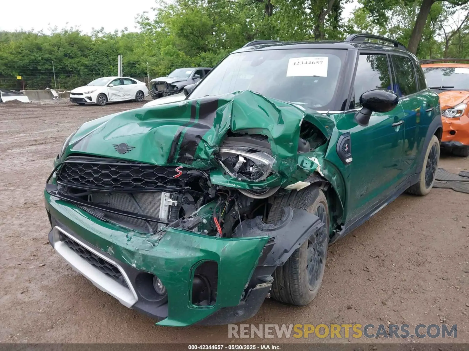 2 fotografías del automóvil dañado WMZ83BR00P3P56493 MINI COUNTRYMAN 2023
