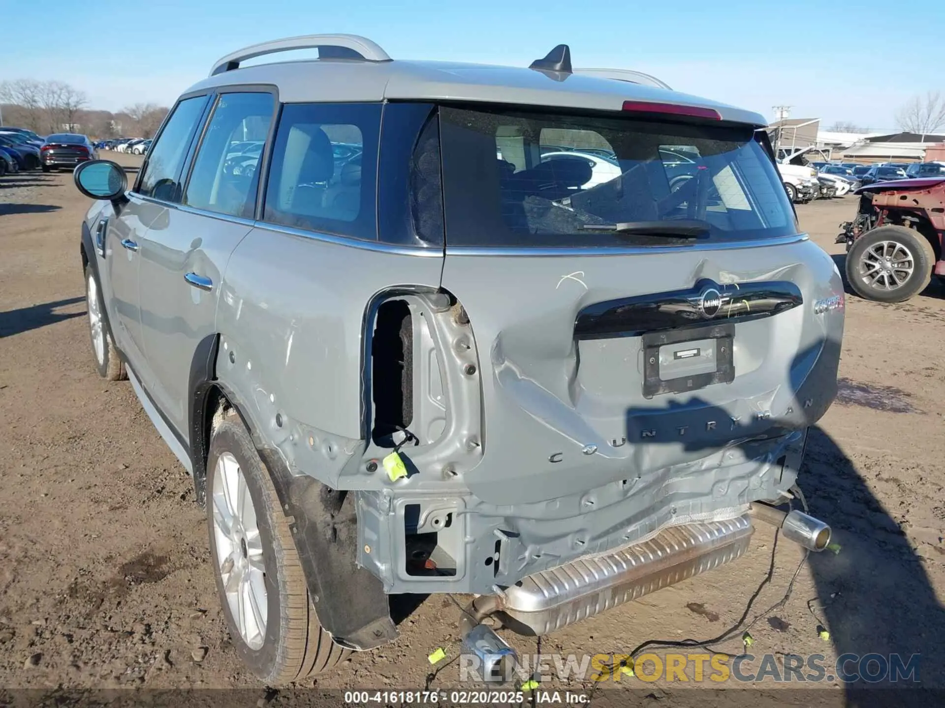 6 fotografías del automóvil dañado WMZ83BR00P3P57630 MINI COUNTRYMAN 2023