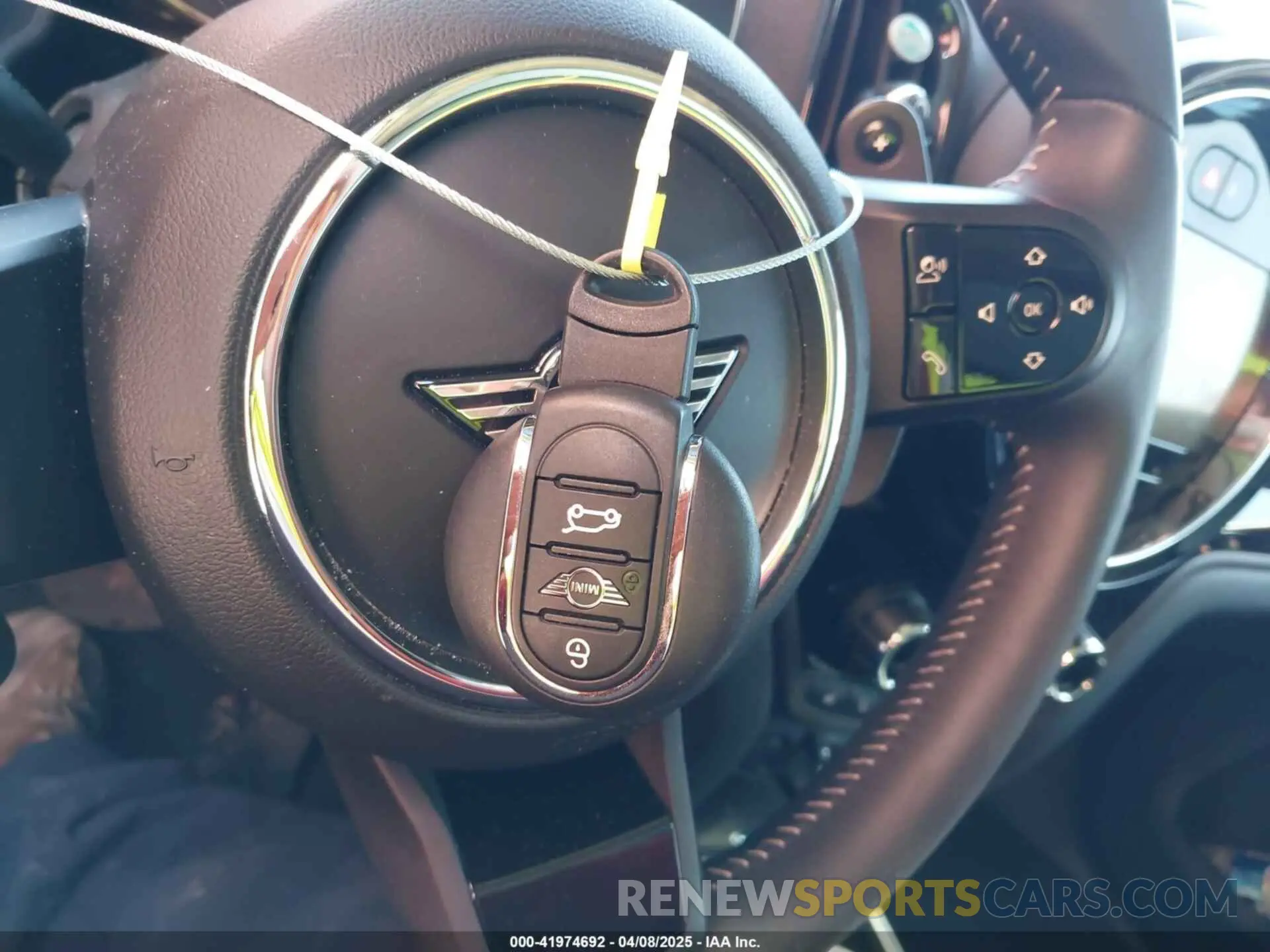 11 fotografías del automóvil dañado WMZ53BR06R3S07175 MINI COUNTRYMAN 2024
