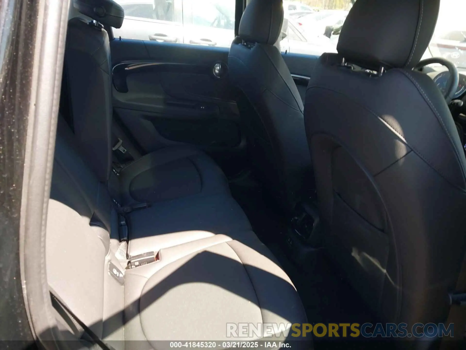 8 fotografías del automóvil dañado WMZ53BR08R3S33762 MINI COUNTRYMAN 2024