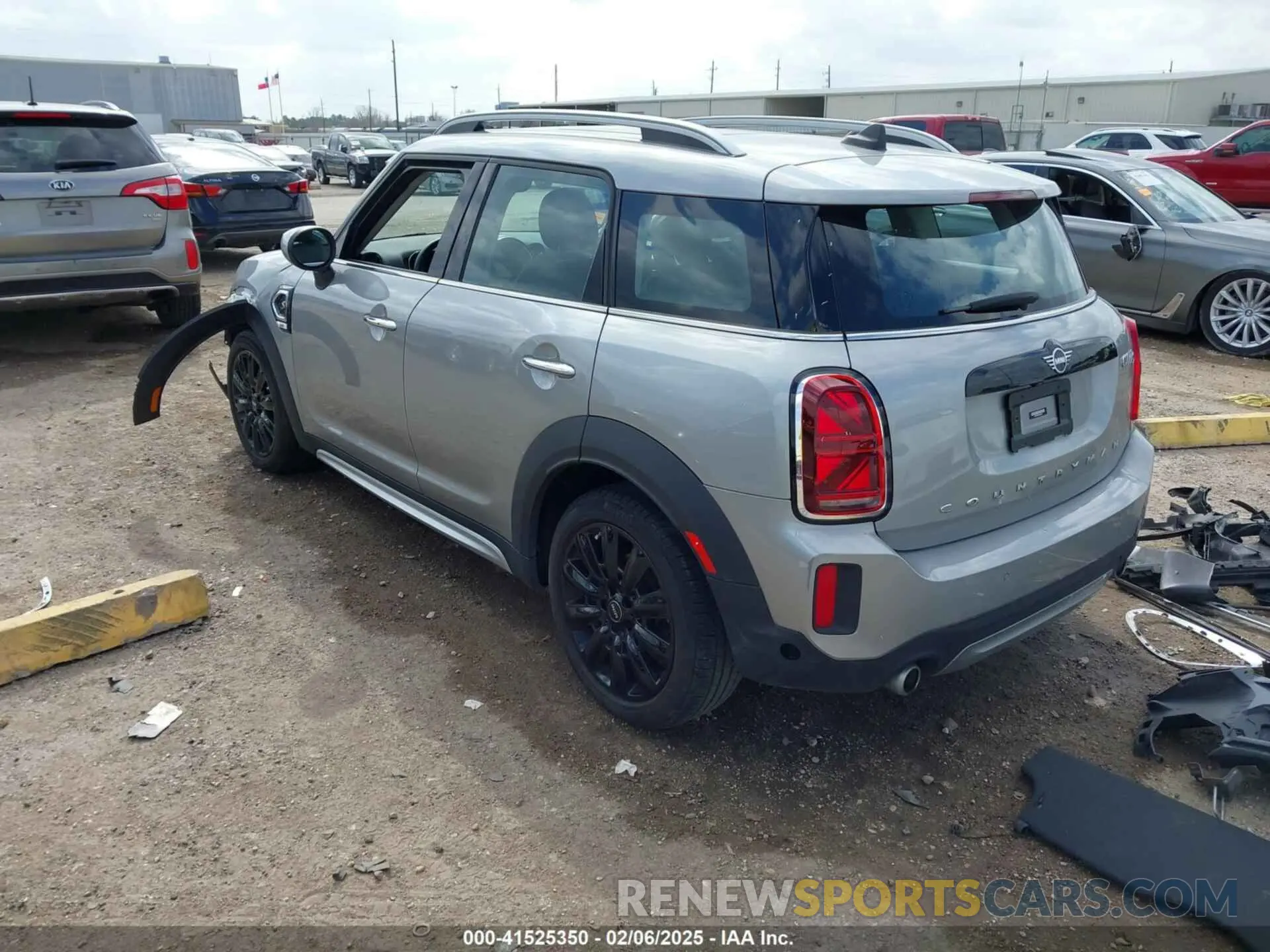3 fotografías del automóvil dañado WMZ53BR0XR3R54326 MINI COUNTRYMAN 2024