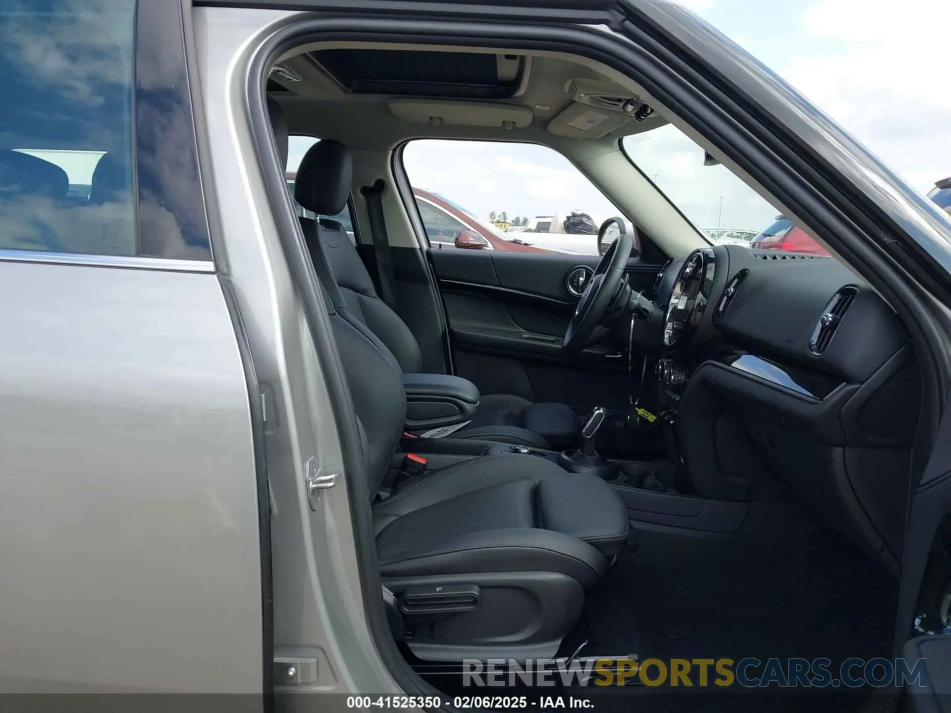 5 fotografías del automóvil dañado WMZ53BR0XR3R54326 MINI COUNTRYMAN 2024