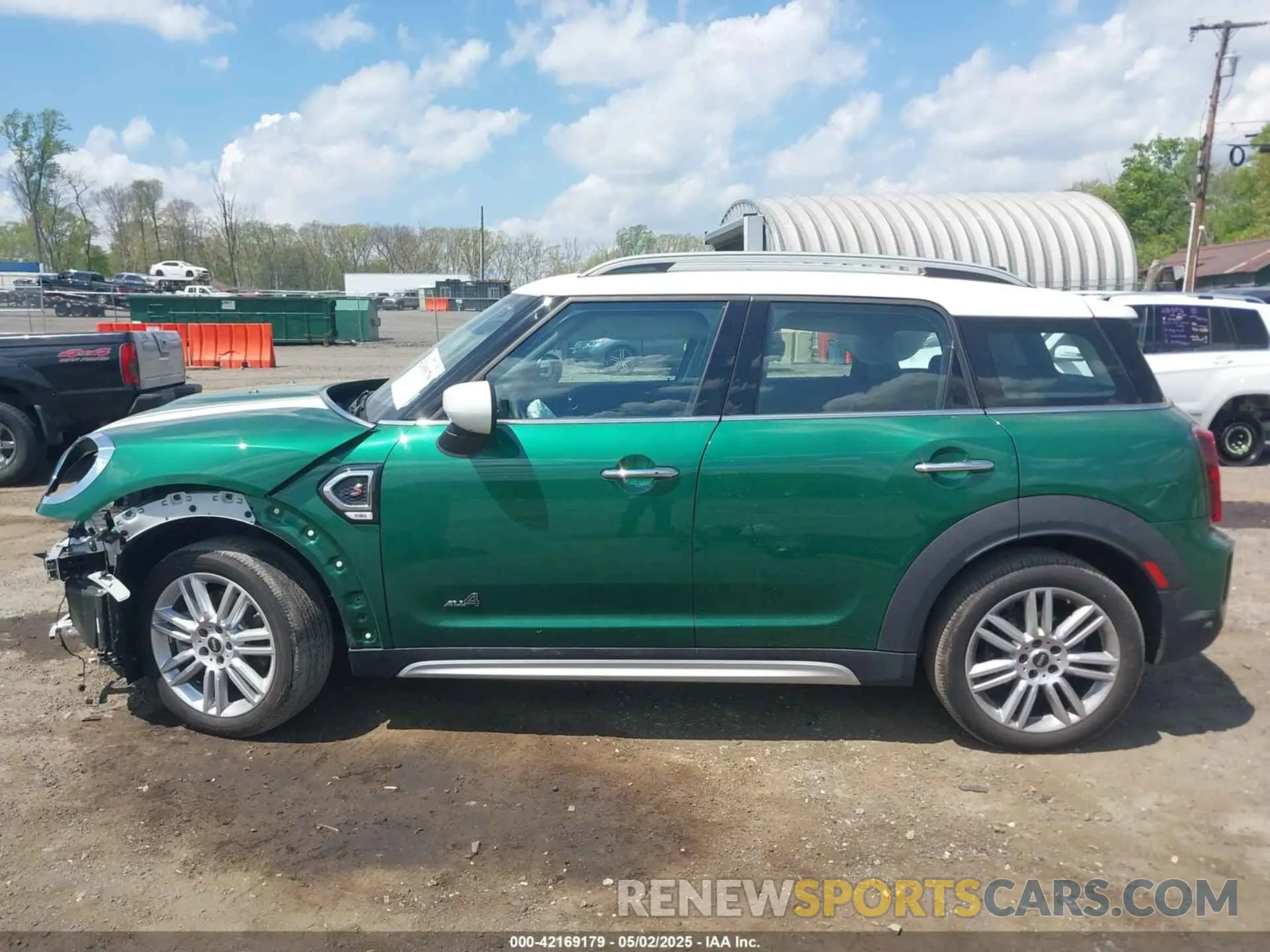 15 fotografías del automóvil dañado WMZ83BR07R3S15220 MINI COUNTRYMAN 2024