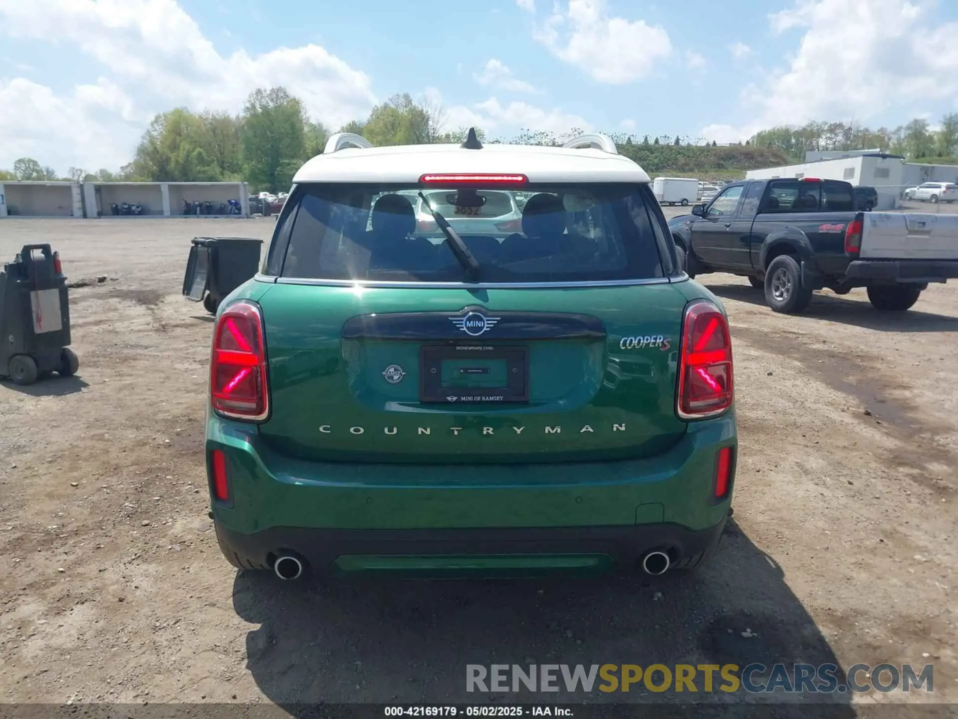 17 fotografías del automóvil dañado WMZ83BR07R3S15220 MINI COUNTRYMAN 2024