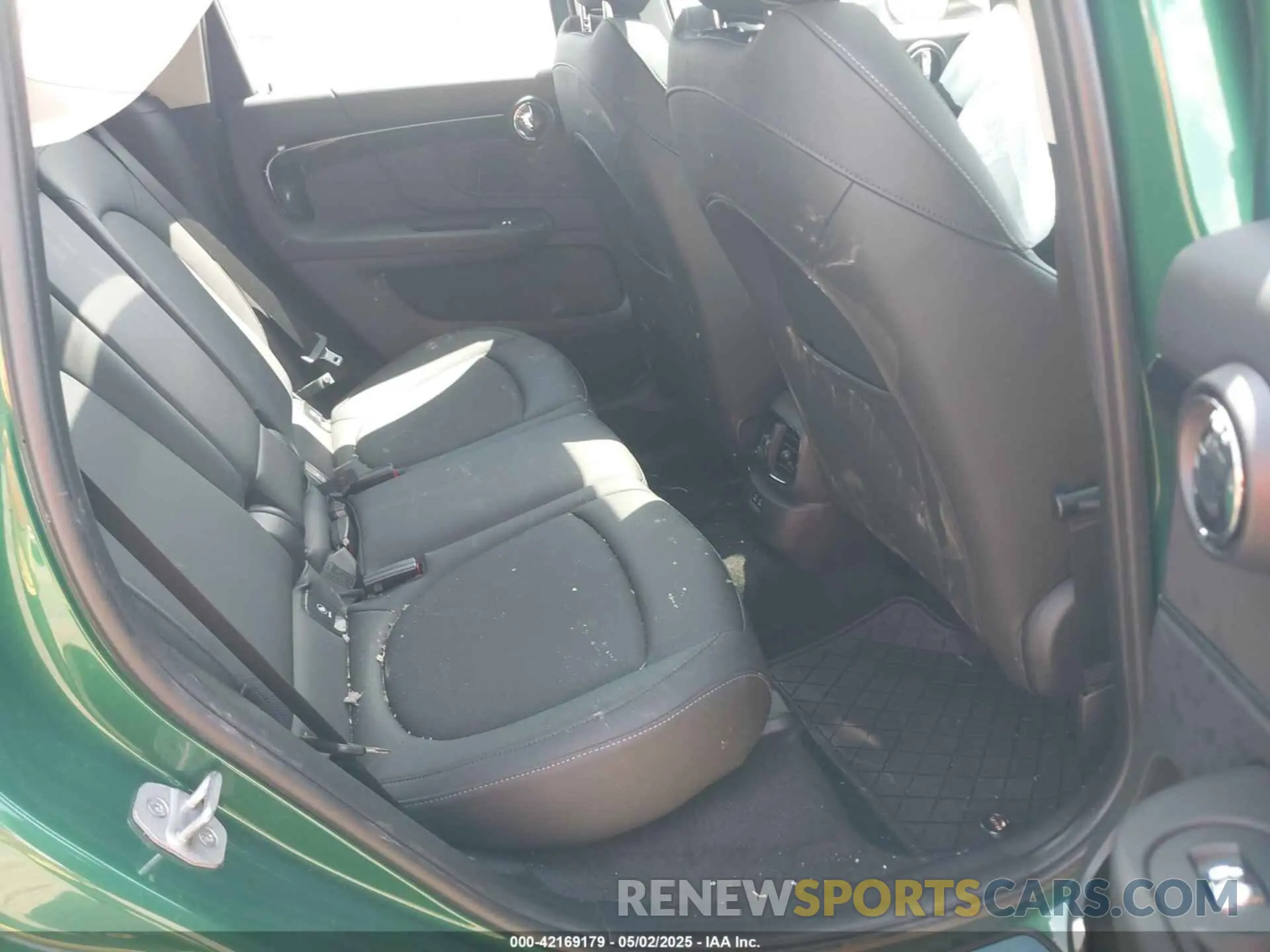8 fotografías del automóvil dañado WMZ83BR07R3S15220 MINI COUNTRYMAN 2024