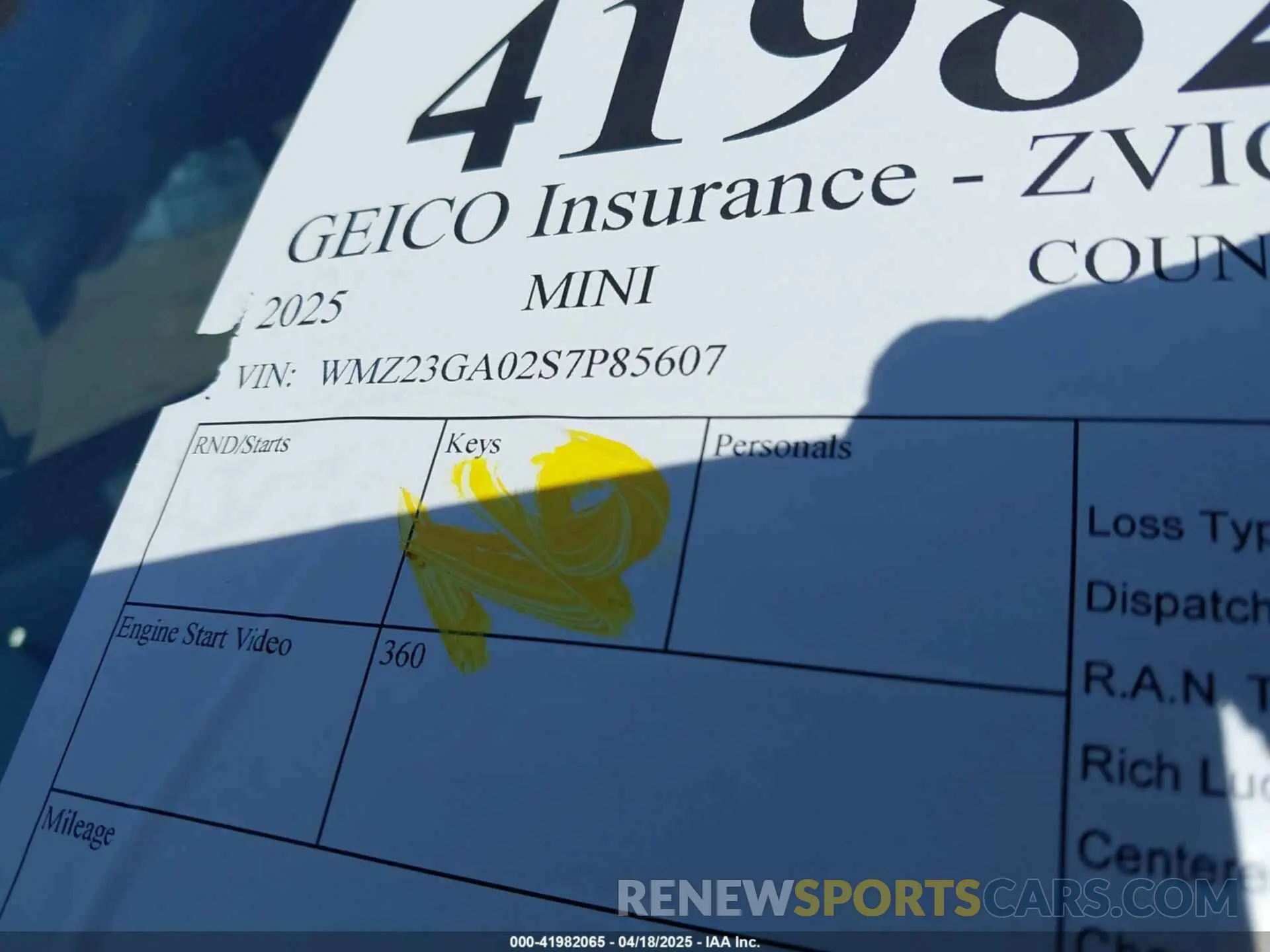 11 fotografías del automóvil dañado WMZ23GA02S7P85607 MINI COUNTRYMAN 2025