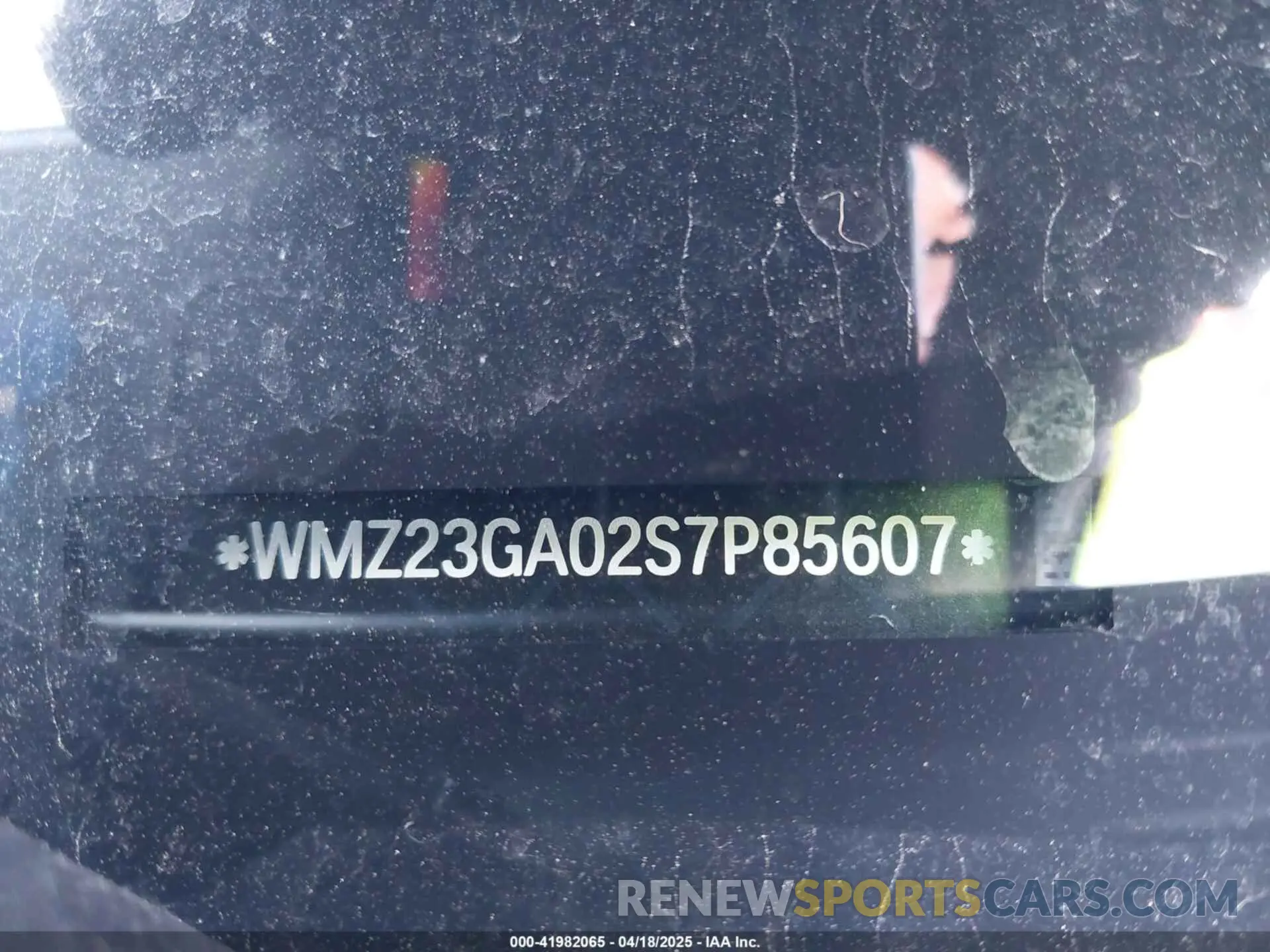 9 fotografías del automóvil dañado WMZ23GA02S7P85607 MINI COUNTRYMAN 2025