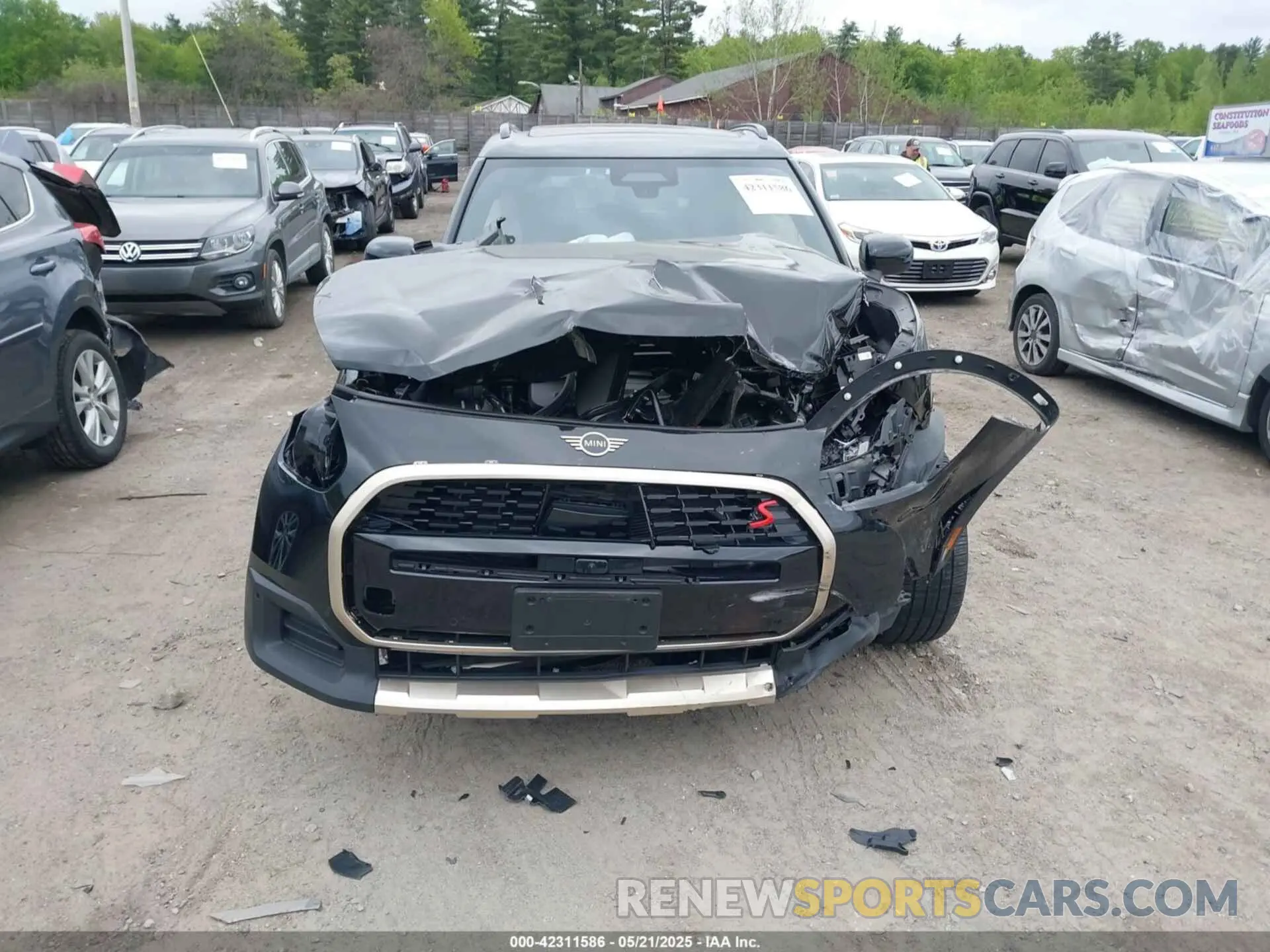 12 fotografías del automóvil dañado WMZ23GA04S7P30480 MINI COUNTRYMAN 2025
