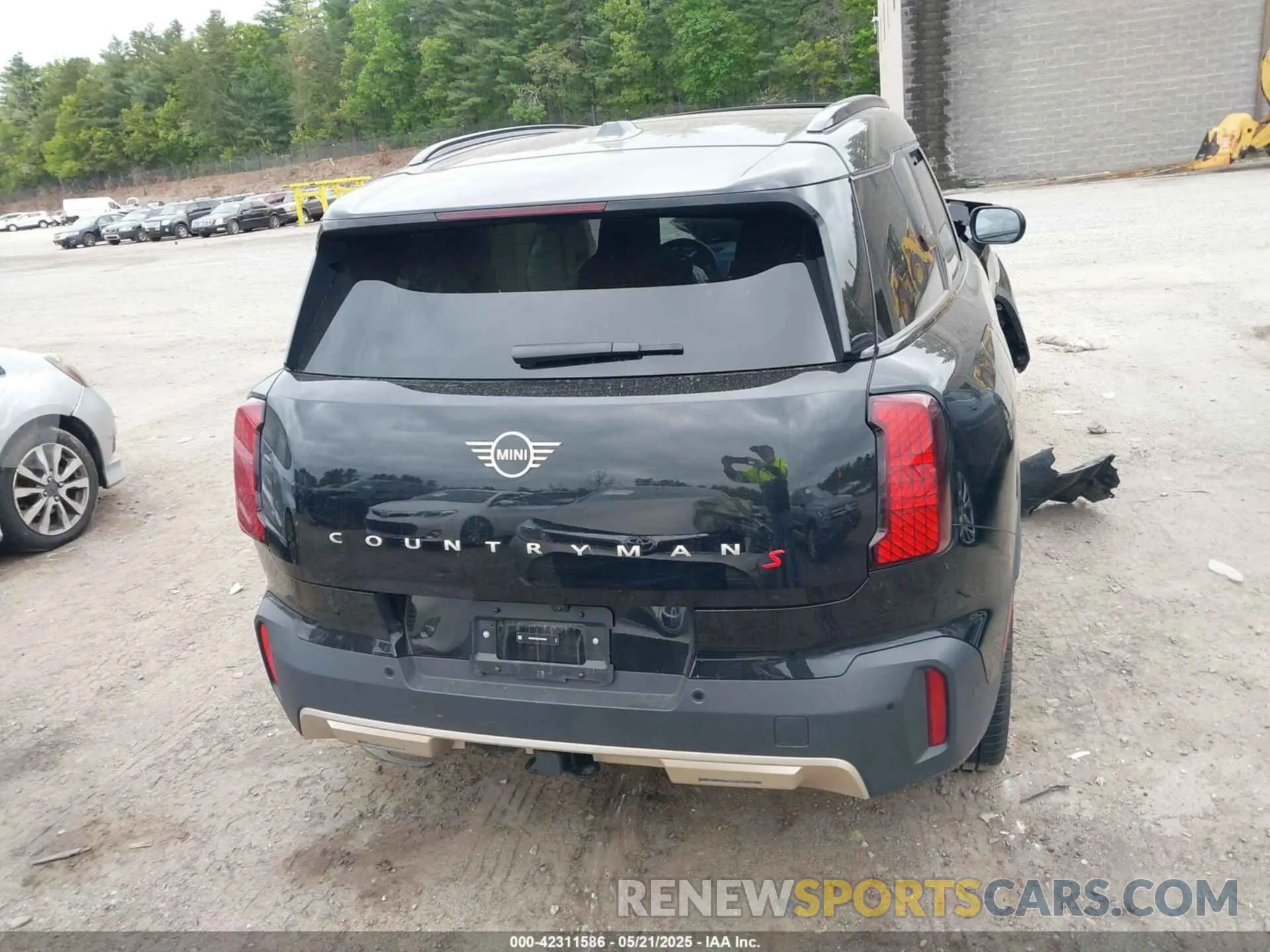 16 fotografías del automóvil dañado WMZ23GA04S7P30480 MINI COUNTRYMAN 2025
