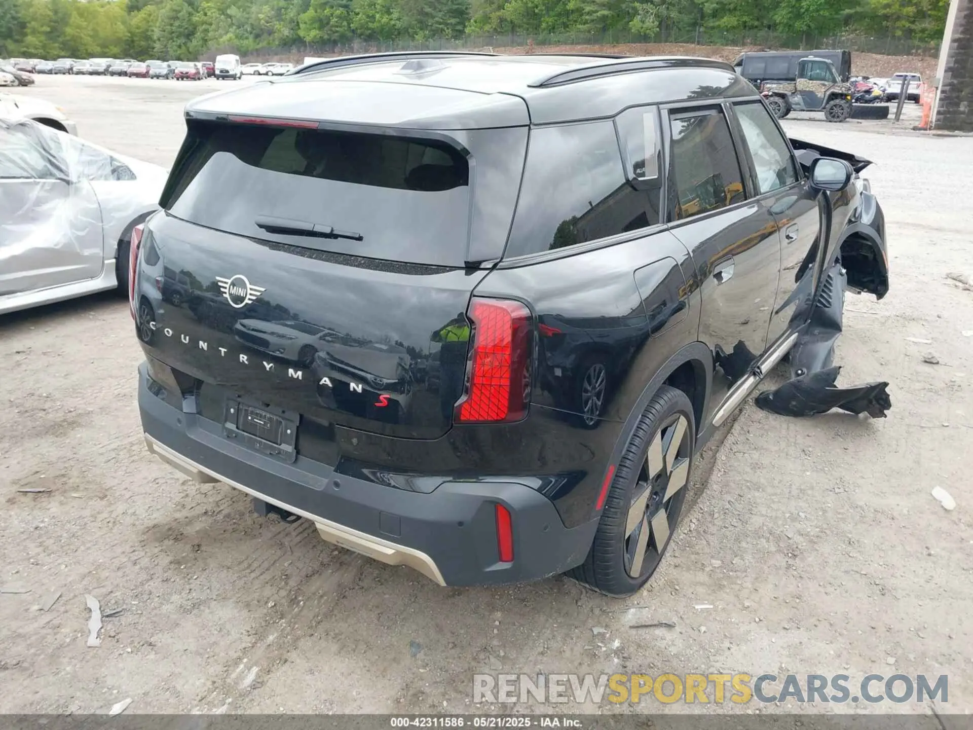 4 fotografías del automóvil dañado WMZ23GA04S7P30480 MINI COUNTRYMAN 2025