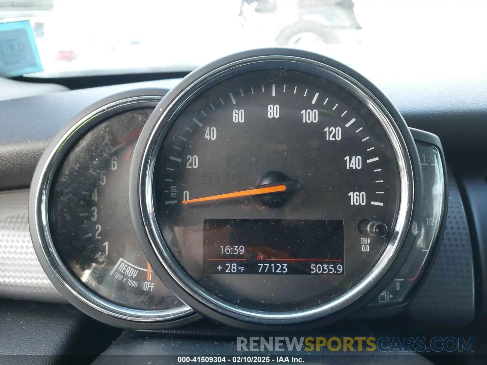 15 fotografías del automóvil dañado WMWXP5C52K2H91038 MINI HARDTOP 2019