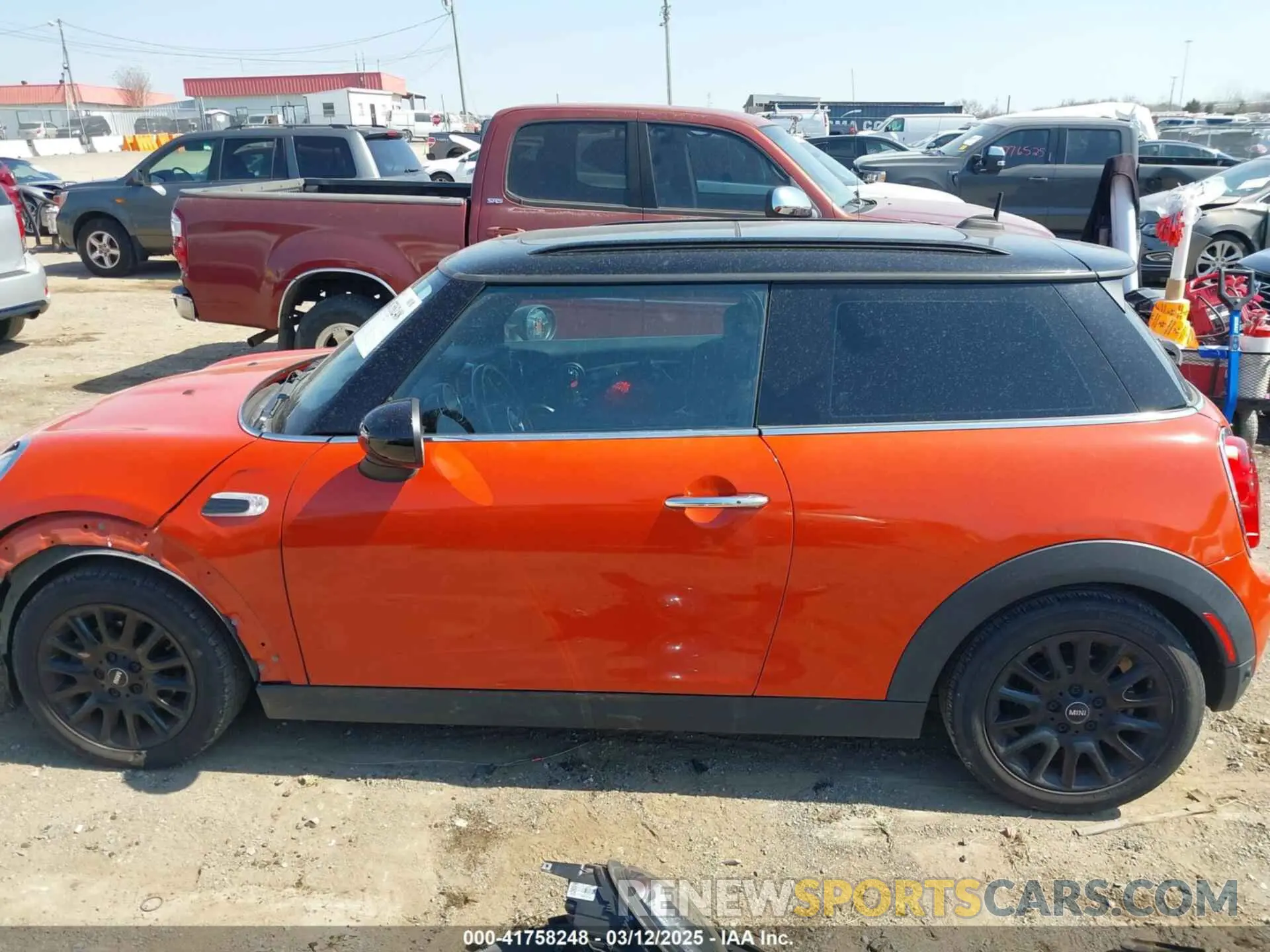 15 fotografías del automóvil dañado WMWXP5C5XK2H32139 MINI HARDTOP 2019