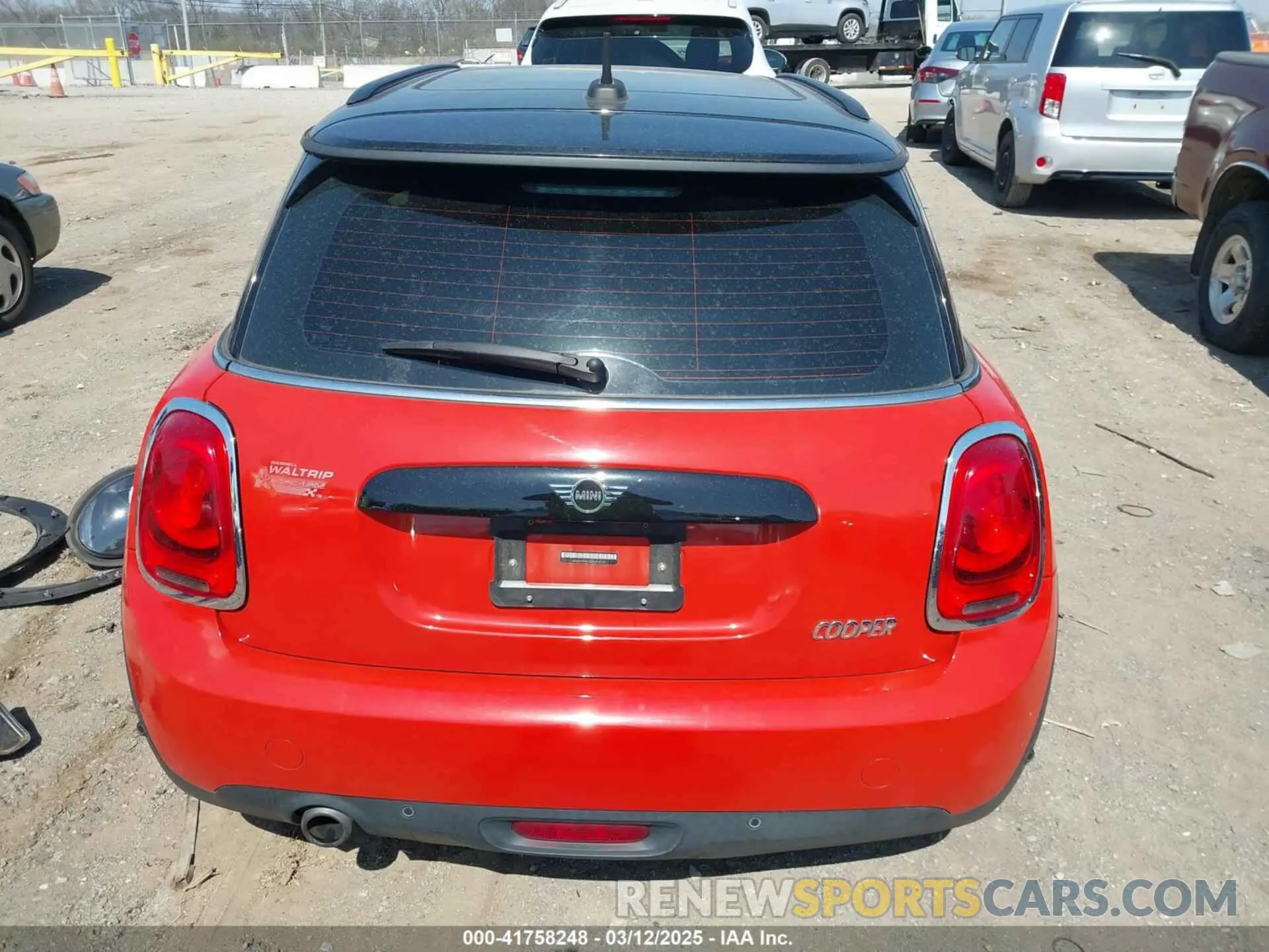 17 fotografías del automóvil dañado WMWXP5C5XK2H32139 MINI HARDTOP 2019