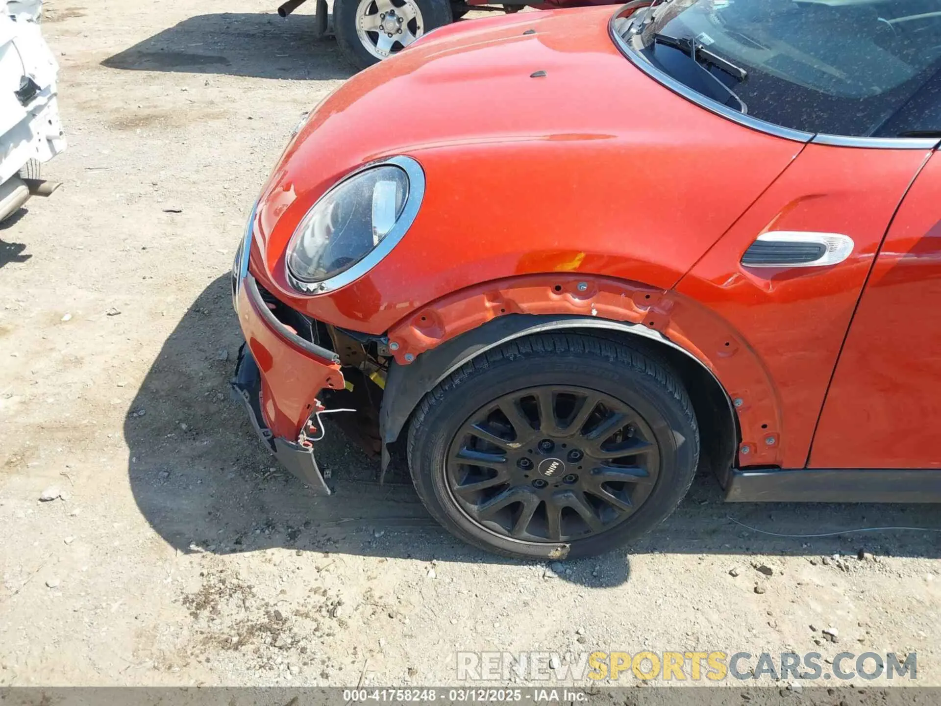 6 fotografías del automóvil dañado WMWXP5C5XK2H32139 MINI HARDTOP 2019