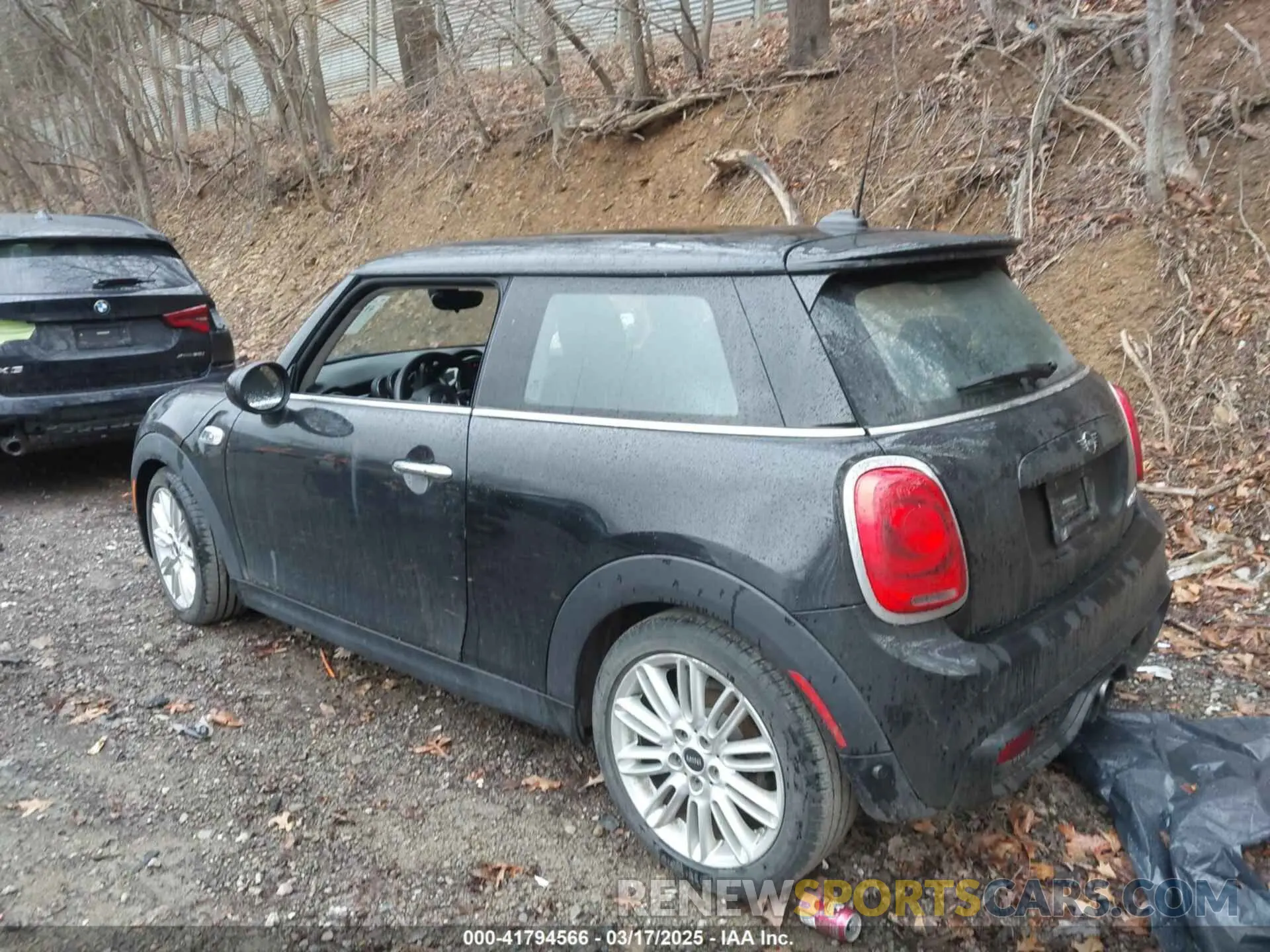 3 fotografías del automóvil dañado WMWXP7C54K2A53043 MINI HARDTOP 2019