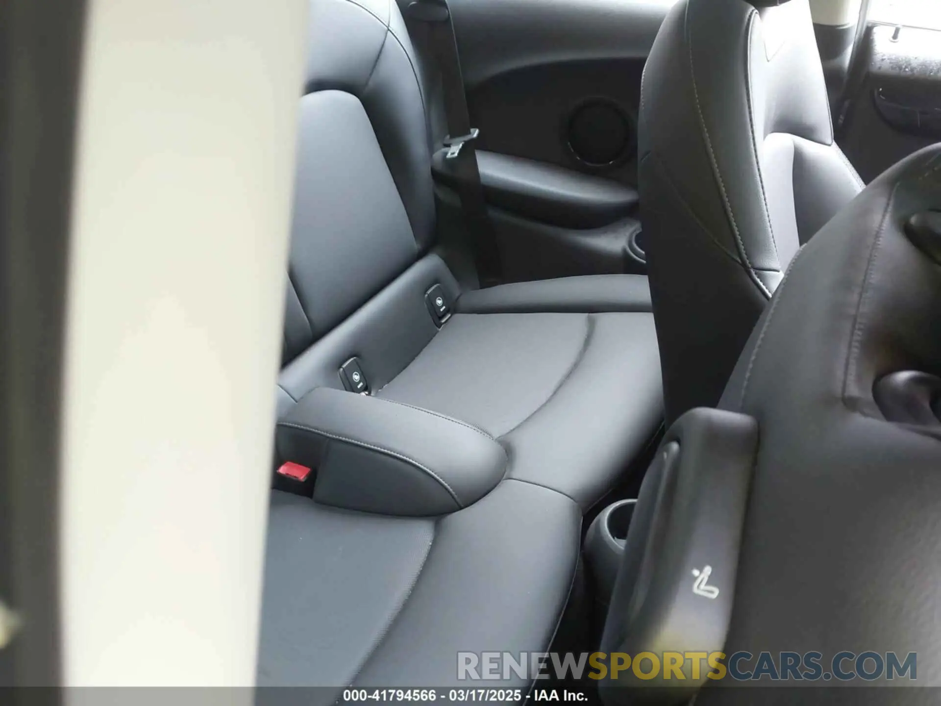 8 fotografías del automóvil dañado WMWXP7C54K2A53043 MINI HARDTOP 2019