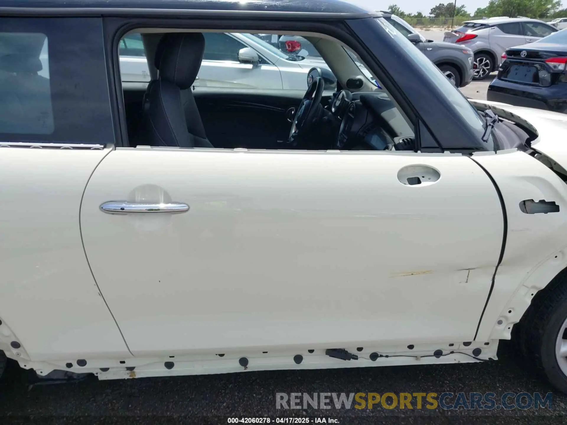 14 fotografías del automóvil dañado WMWXP7C5XK2A53483 MINI HARDTOP 2019