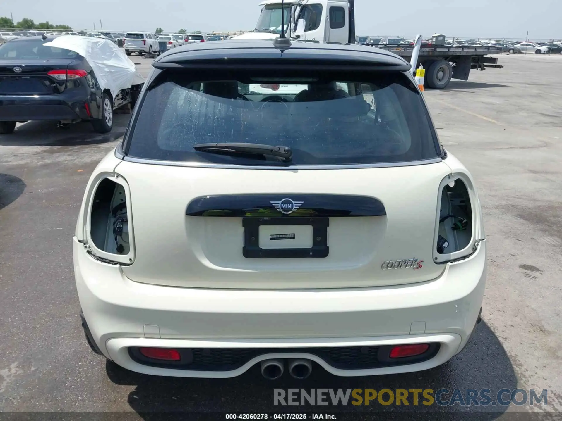 17 fotografías del automóvil dañado WMWXP7C5XK2A53483 MINI HARDTOP 2019