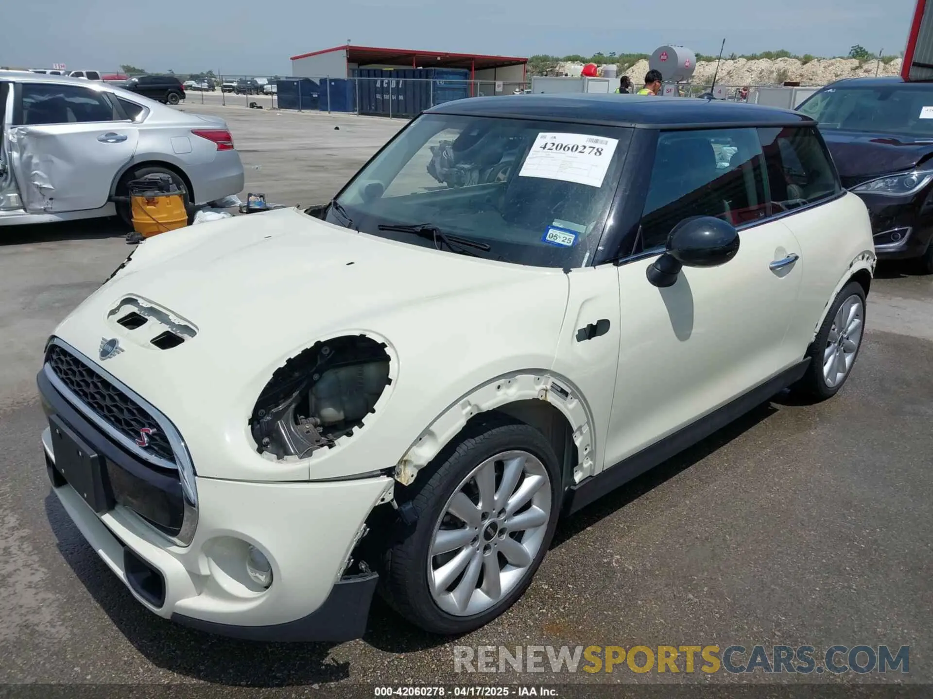 2 fotografías del automóvil dañado WMWXP7C5XK2A53483 MINI HARDTOP 2019